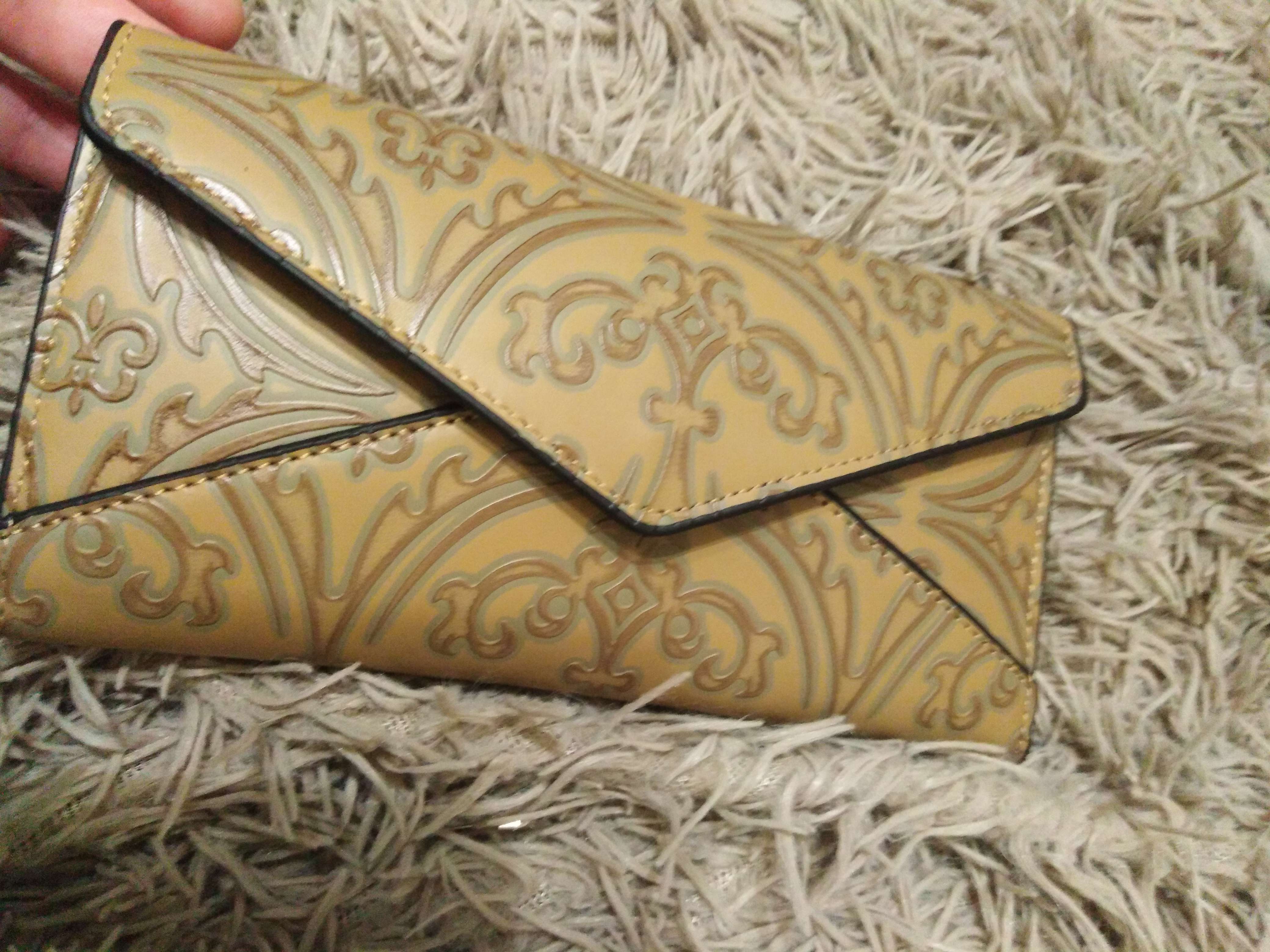 Фотография покупателя товара Кошелёк женский, вкладыш для карт на кнопке, цвет красный - Фото 1