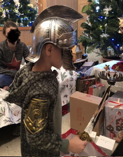 Фотография покупателя товара Карнавальный набор «Легионер»: шлем, меч, нарукавник, р-р. 54-57 - Фото 1