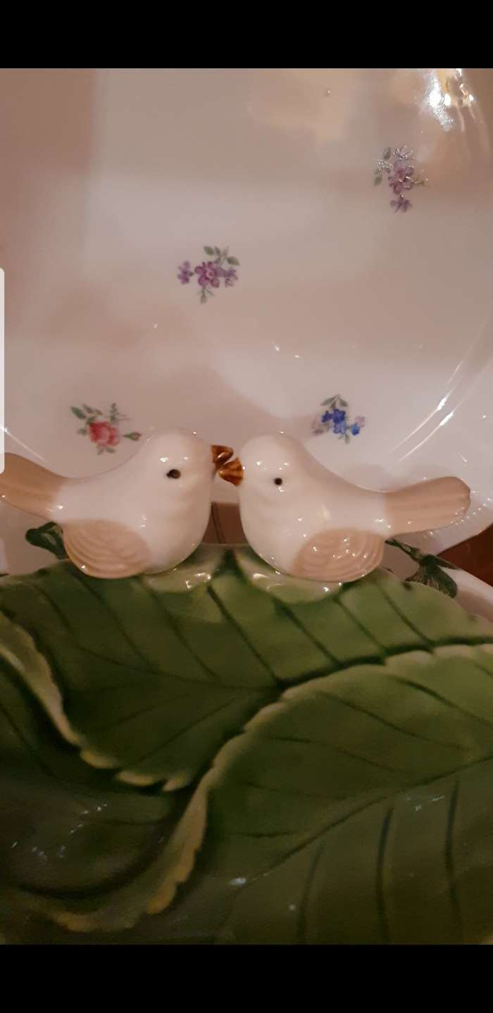 Фотография покупателя товара Блюдо керамическое «Птички на листочке», 19×13×4 см, цвет зелёный - Фото 2