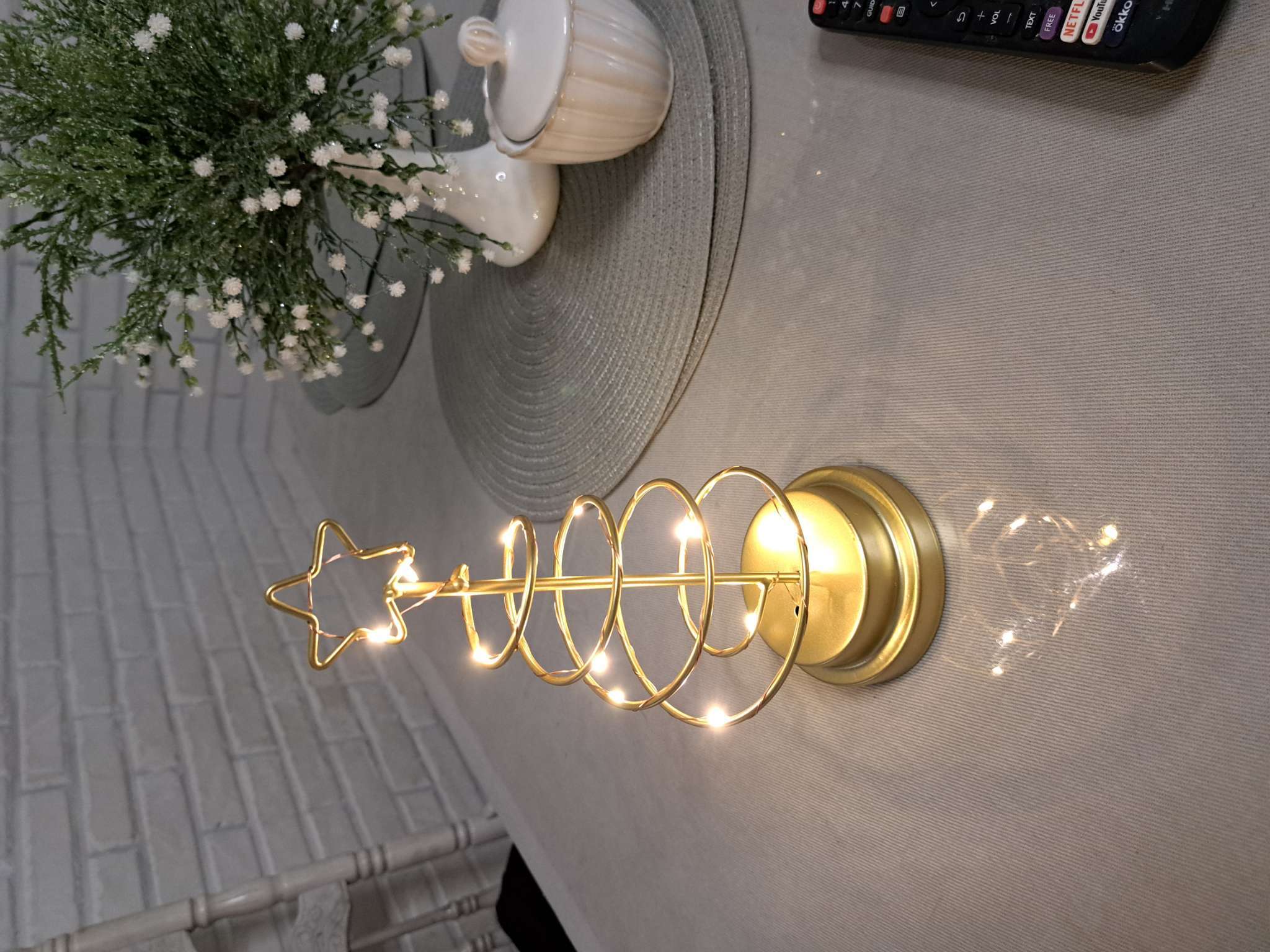 Фотография покупателя товара Светодиодная фигура «Ёлка золотистая» 12×25×12 см, металл, батарейки АААх3 (не в комплекте), свечение тёплое белое - Фото 1