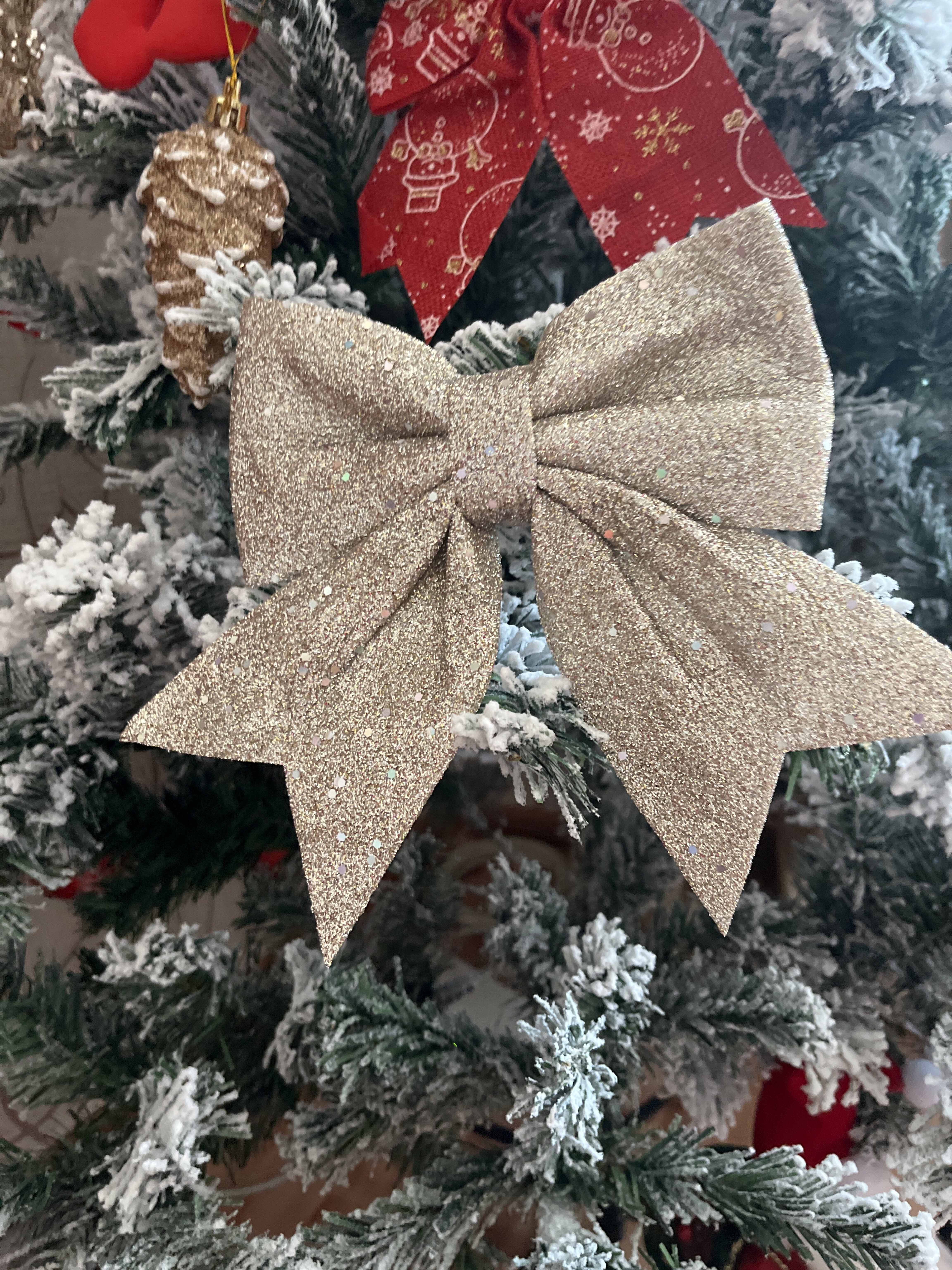 Фотография покупателя товара Ёлочная игрушка «Зимнее волшебство. Бант блеск» пластик, 20×18 см, светло-зелёный - Фото 2