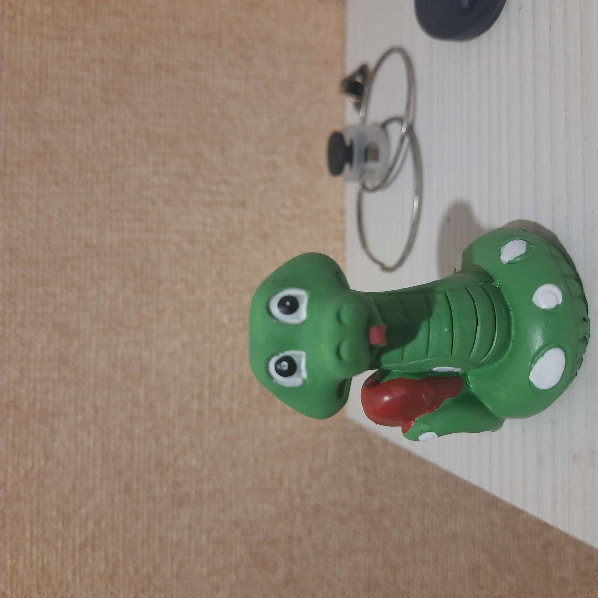 Фотография покупателя товара Фигурка полистоун «Змейка с сердцем», 4.6×5.8 см - Фото 1