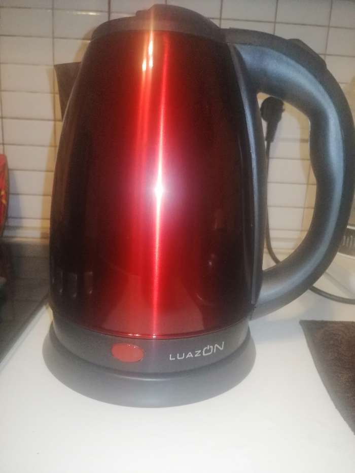 Фотография покупателя товара УЦЕНКА Чайник электрический LuazON LSK-1804, металл, 1.8 л, 1500 Вт, красный - Фото 3