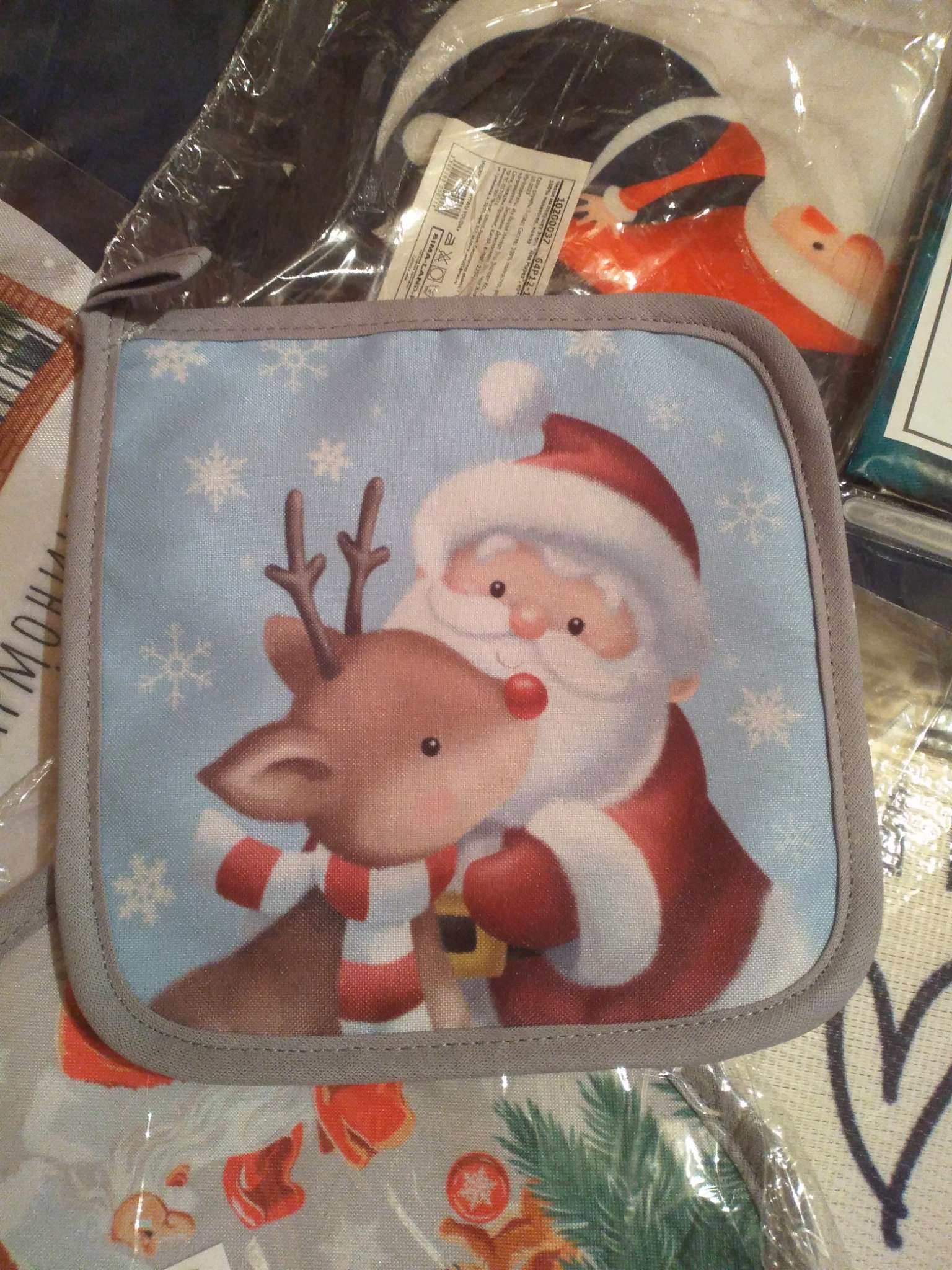 Фотография покупателя товара Прихватка «Доляна. Новогоднее волшебство», 17×17 см, 35% хлопок, 65% п/э, ватин 250 г/м² - Фото 1