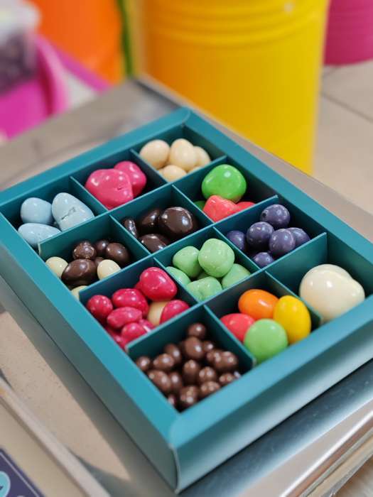 Фотография покупателя товара Коробка складная под 12 конфет «С Новым годом», 14×18×3.5 см - Фото 8