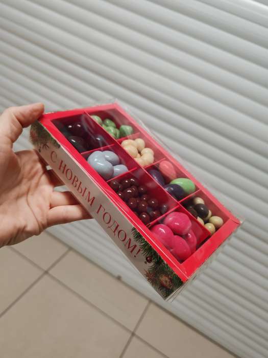 Фотография покупателя товара Коробка под 8 конфет с ячейками «С Новым годом!», 10×18.5×3 см - Фото 8