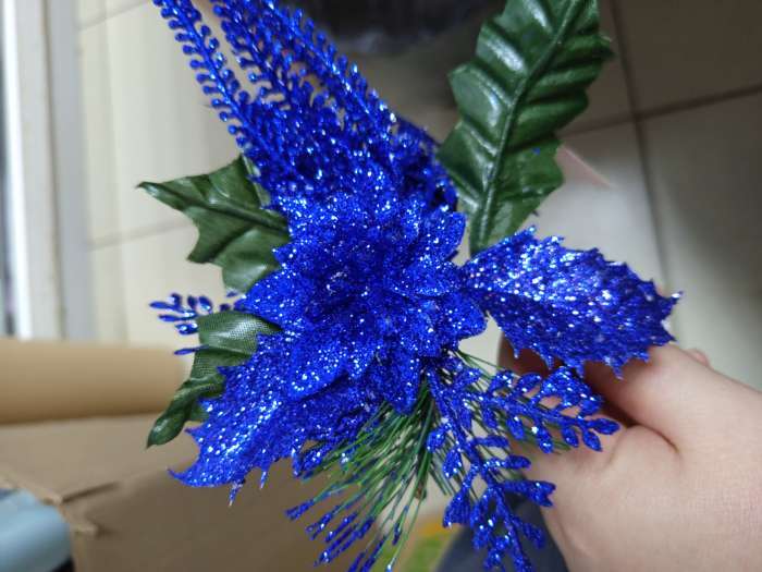 Фотография покупателя товара Еловая ветка декоративная «Зимнее волшебство. Грёзы», с цветком, 16 см - Фото 1