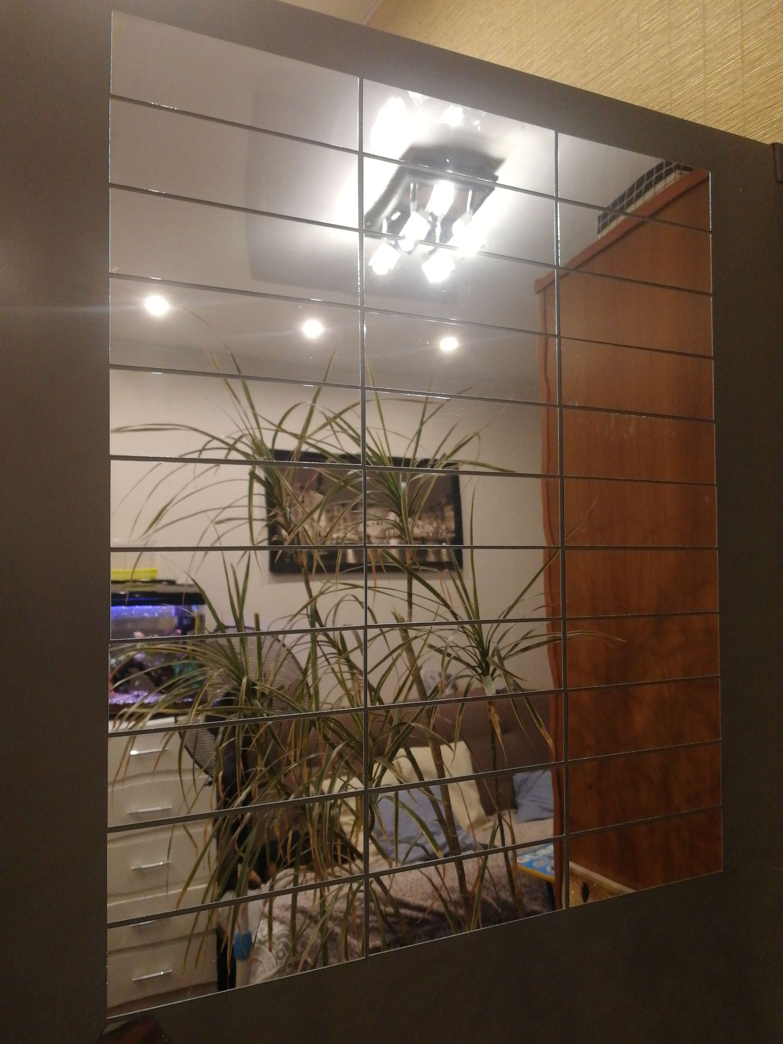 Фотография покупателя товара Наклейки интерьерные "Кирпичики", зеркальные, декор настенный, набор 18 шт, 15 х 5 см