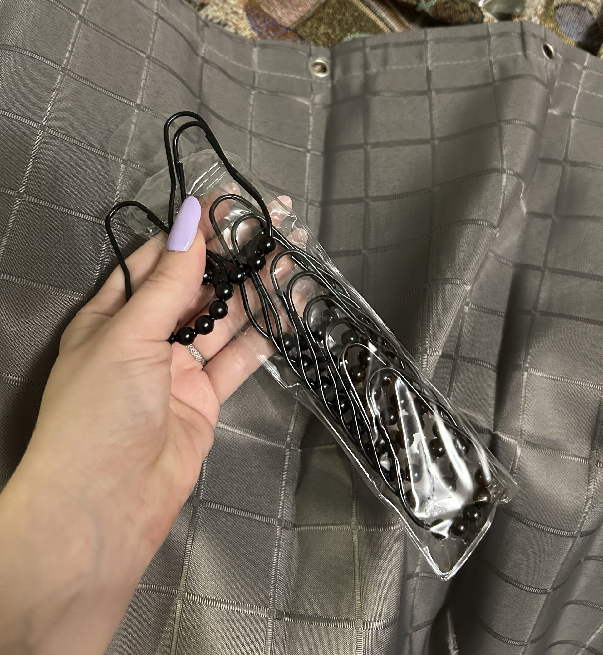 Фотография покупателя товара Штора для ванной «Гри Сандре», с люверсами, 180×180 см, полиэстер, коричневая - Фото 1