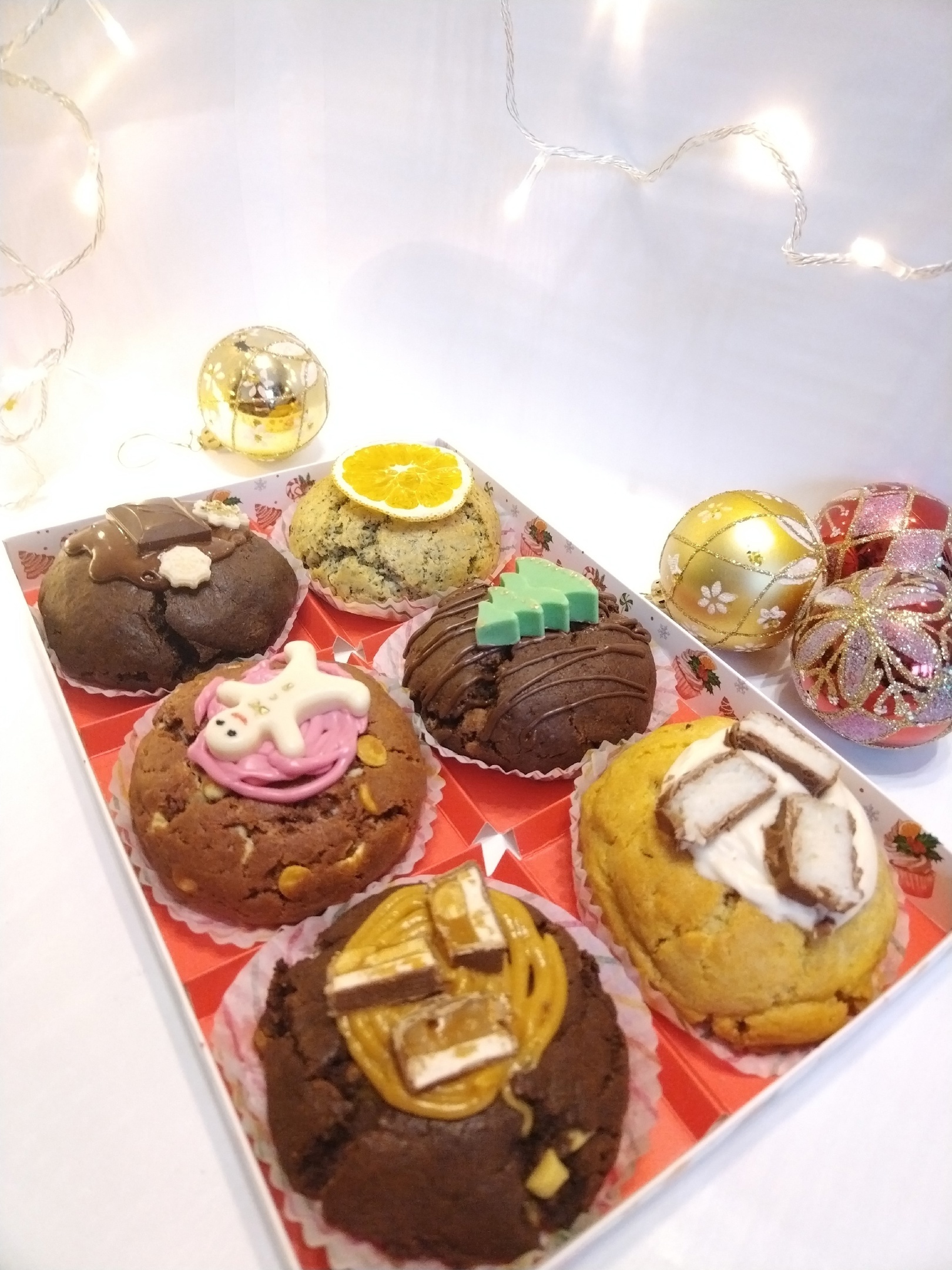 Фотография покупателя товара Коробка для муссовых пирожных «С Новым годом», 27×17.5×6.5 см - Фото 4