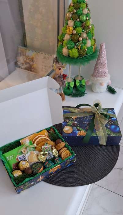 Фотография покупателя товара Коробка подарочная новогодняя складная «Уютного Нового года», 21×15×5 см - Фото 1