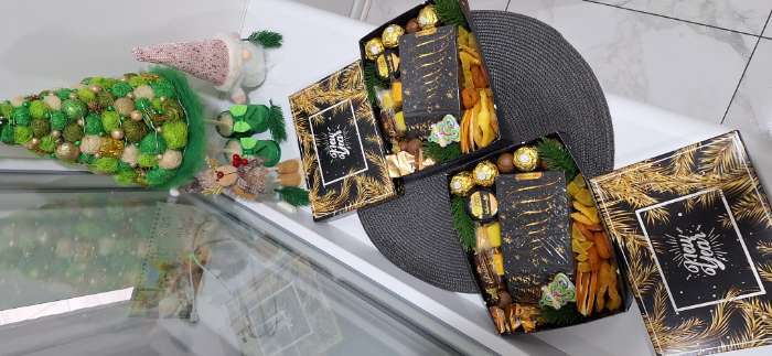 Фотография покупателя товара Подарочная новогодняя коробка сборная «Счастливой зимы», 21×15×5.7 см - Фото 2