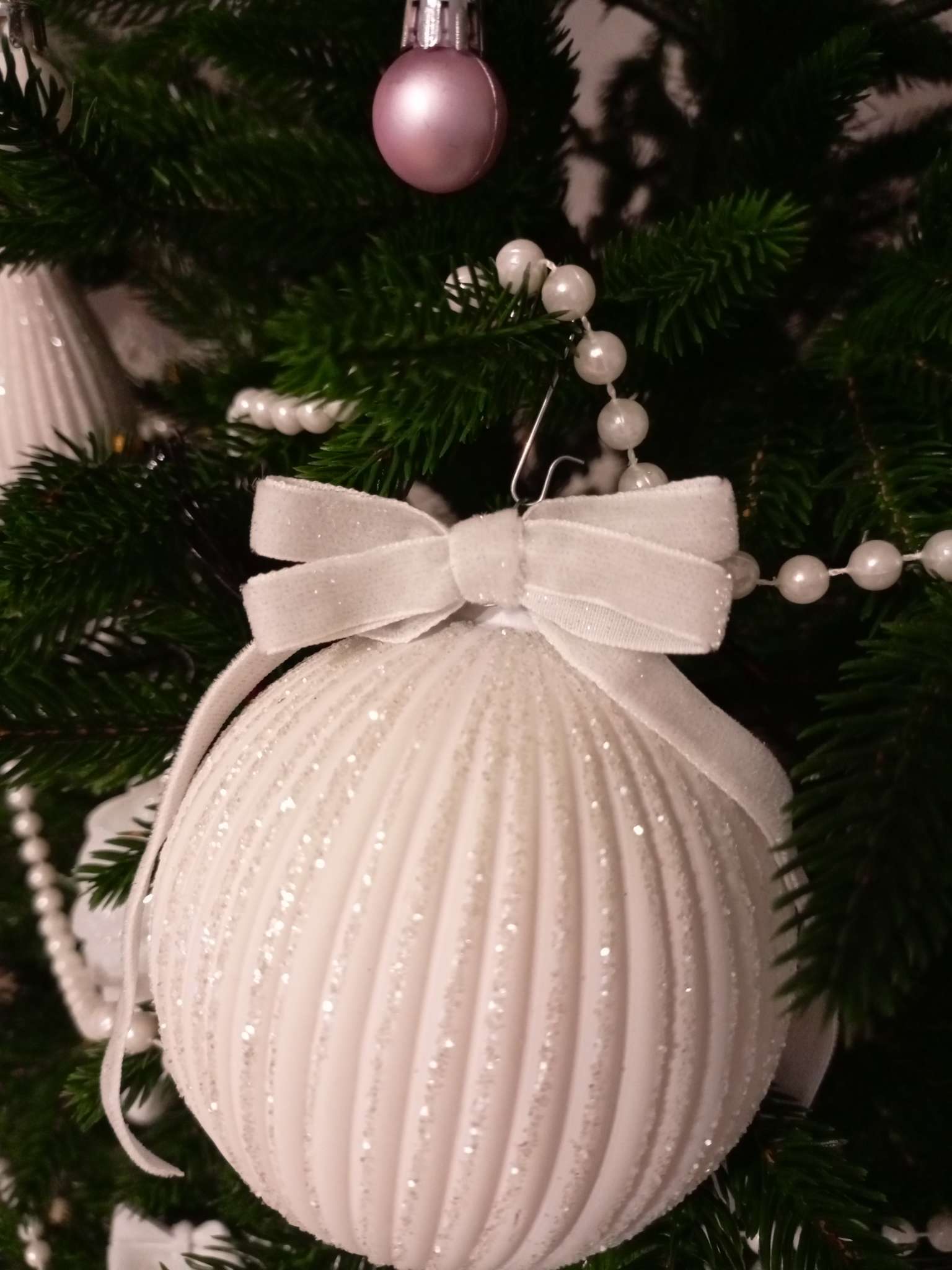 Фотография покупателя товара Лента бархатная, с серебряным люрексом, 6 мм, 18±1 м, белая №01 - Фото 1