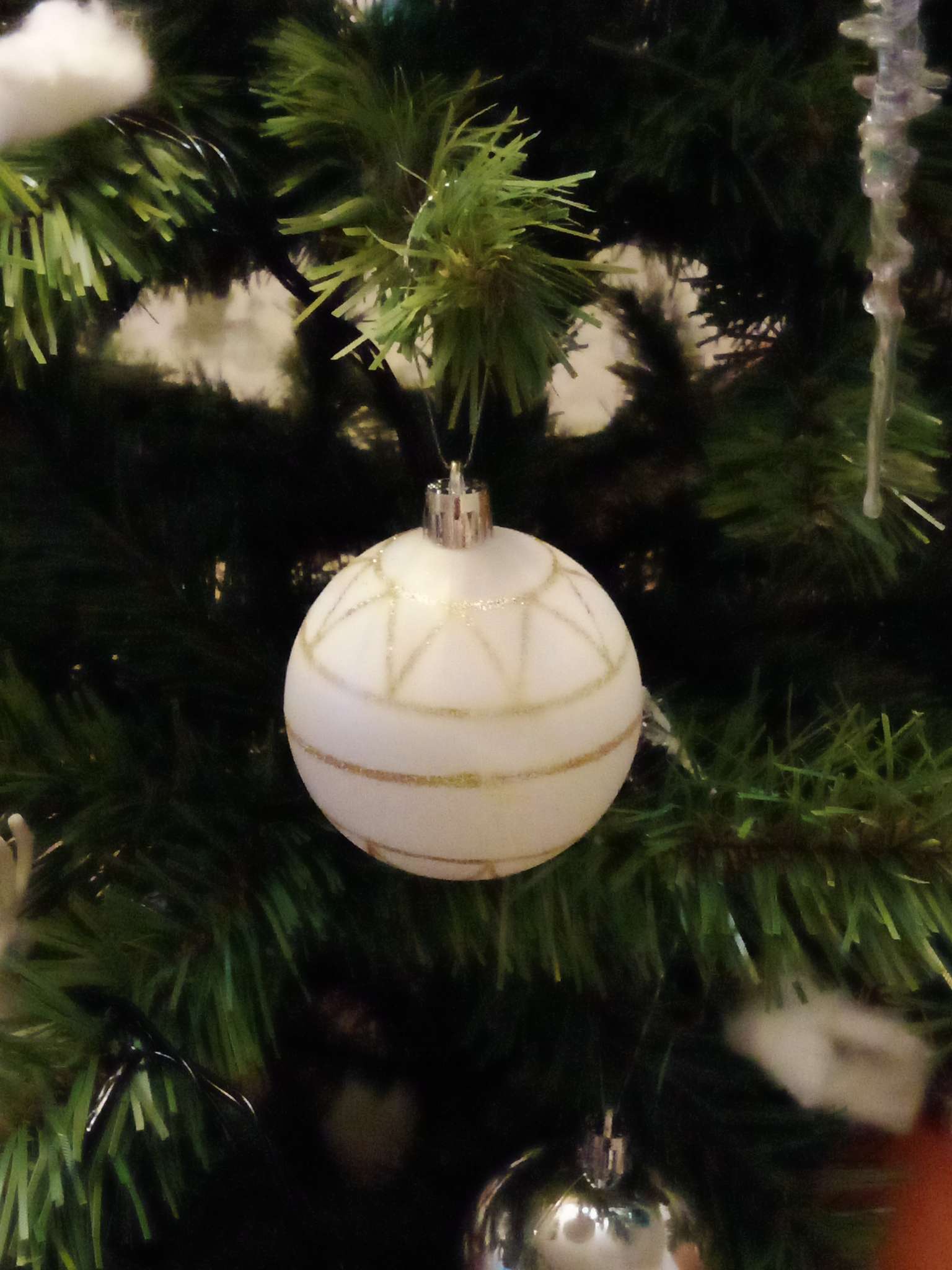 Фотография покупателя товара Ёлочные игрушки «Галактика», шары новогодние, d=6 см, набор 9 шт., белый - Фото 3