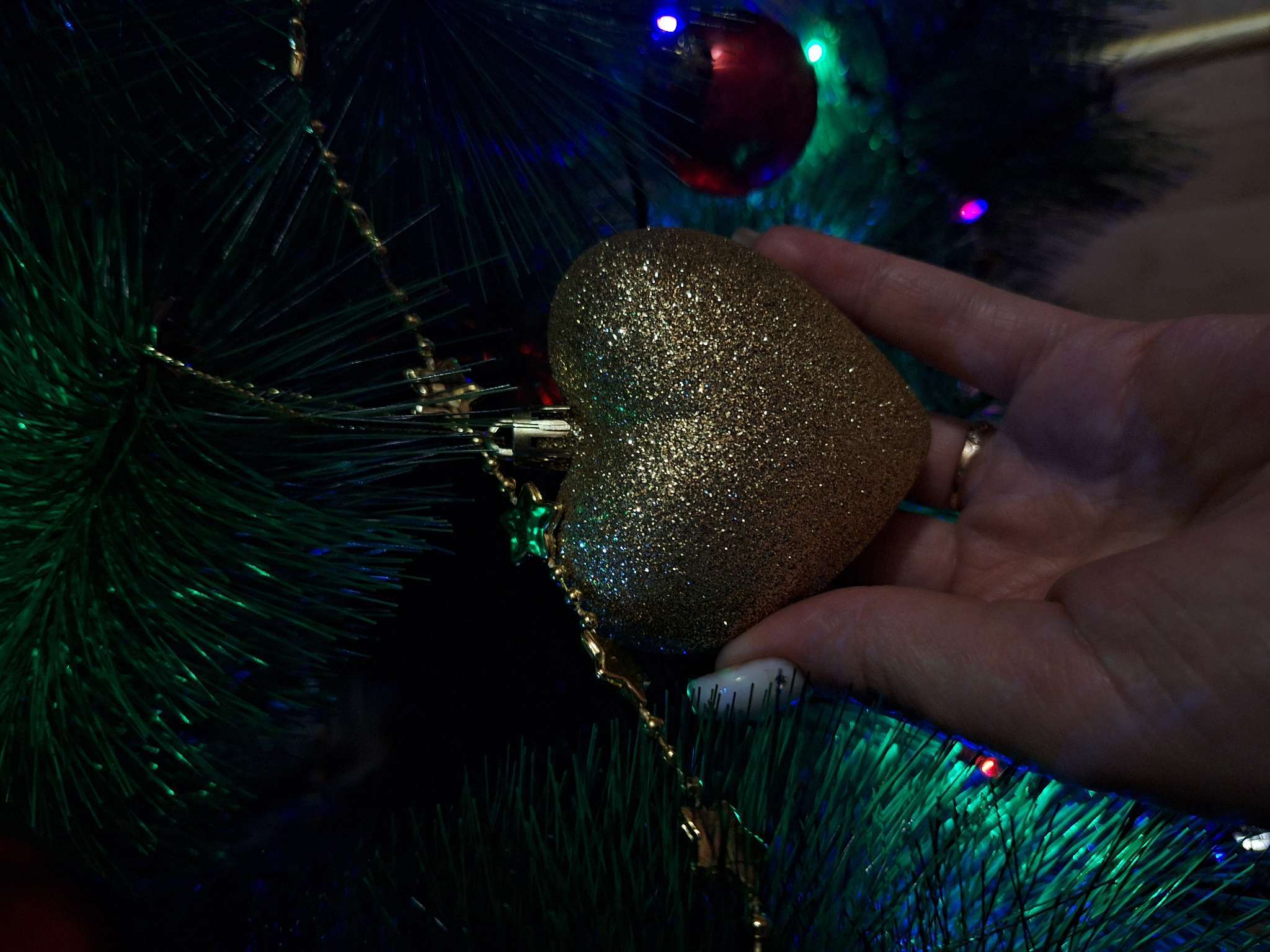 Фотография покупателя товара Ёлочные игрушки 8 шт. «Зимнее волшебство. Ассорти» пластик, золото/красный - Фото 2