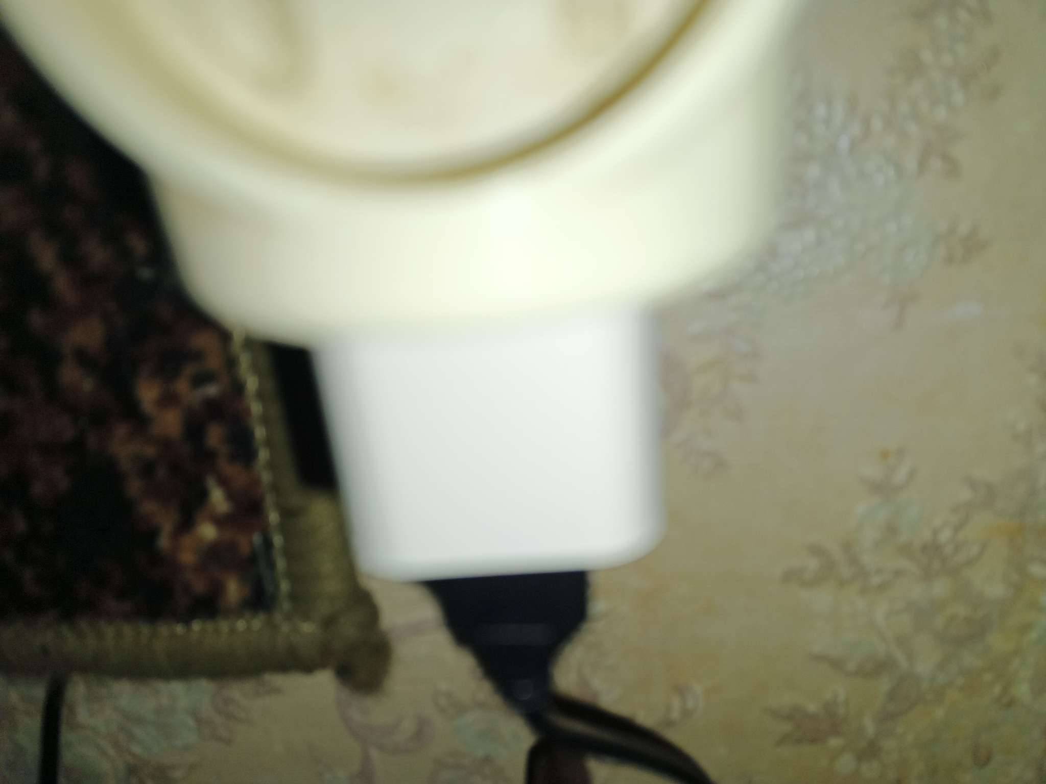 Фотография покупателя товара Сетевое зарядное устройство GQ-2, USB, 1 А, белое - Фото 1