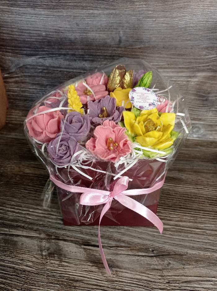 Фотография покупателя товара Коробка подарочная для цветов с PVC крышкой, упаковка, «With love», 12 х 12 х 12 см - Фото 4