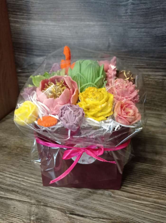 Фотография покупателя товара Коробка подарочная для цветов с PVC крышкой, упаковка, «With love», 12 х 12 х 12 см - Фото 3