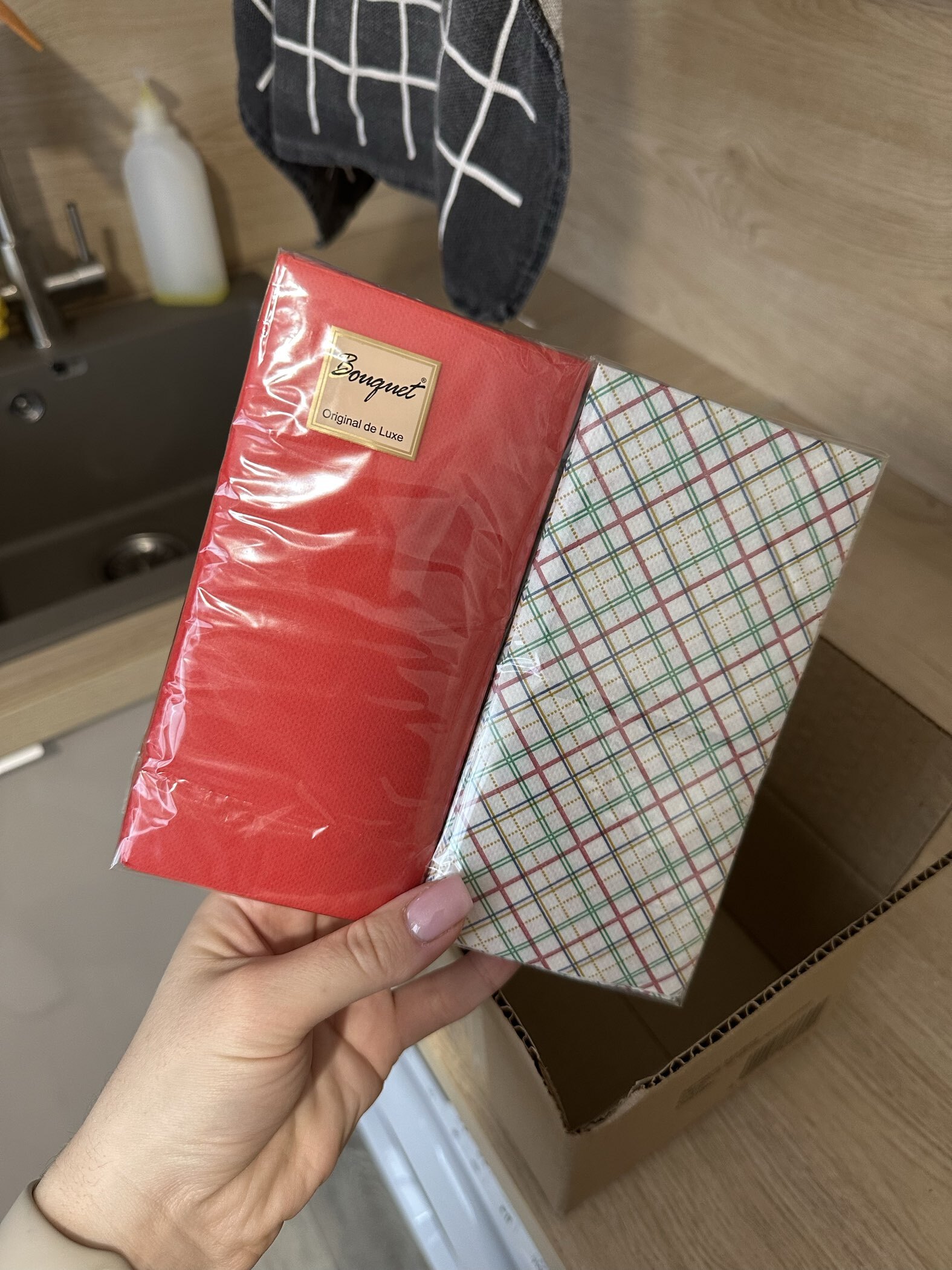 Фотография покупателя товара Салфетки бумажные Home Classic «Новогодняя беседа», 3 слоя, 33×33 см, 20 шт. - Фото 1