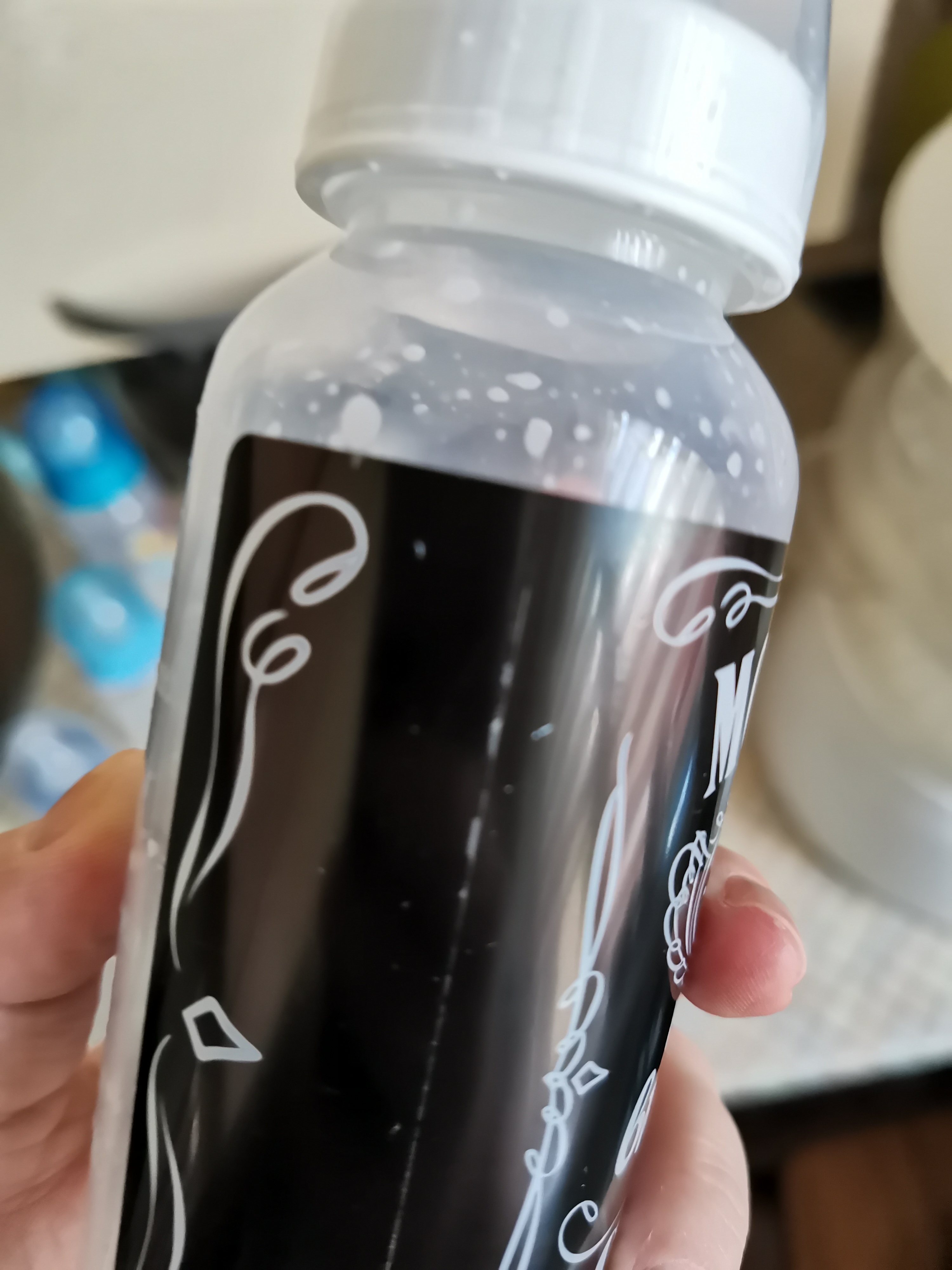 Фотография покупателя товара Бутылочка для кормления «Молоко № 1», классическое горло, с ручками, 250 мл., от 0 мес., цвет чёрный - Фото 17