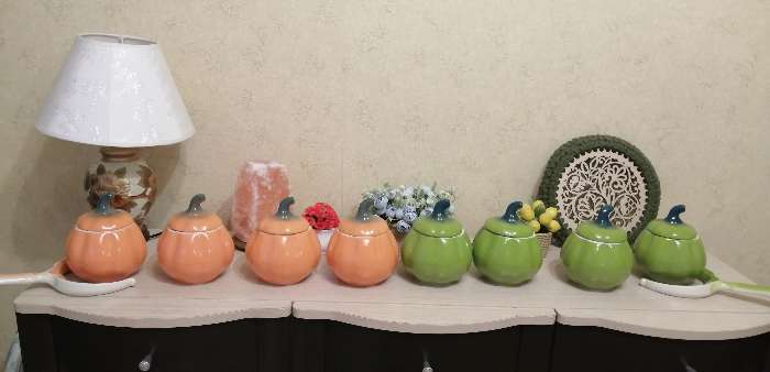 Фотография покупателя товара Набор для жаркого "Тыква", цвет оранжевый, 5 предметов: 4 горшка 0.8 л, рогач - Фото 1