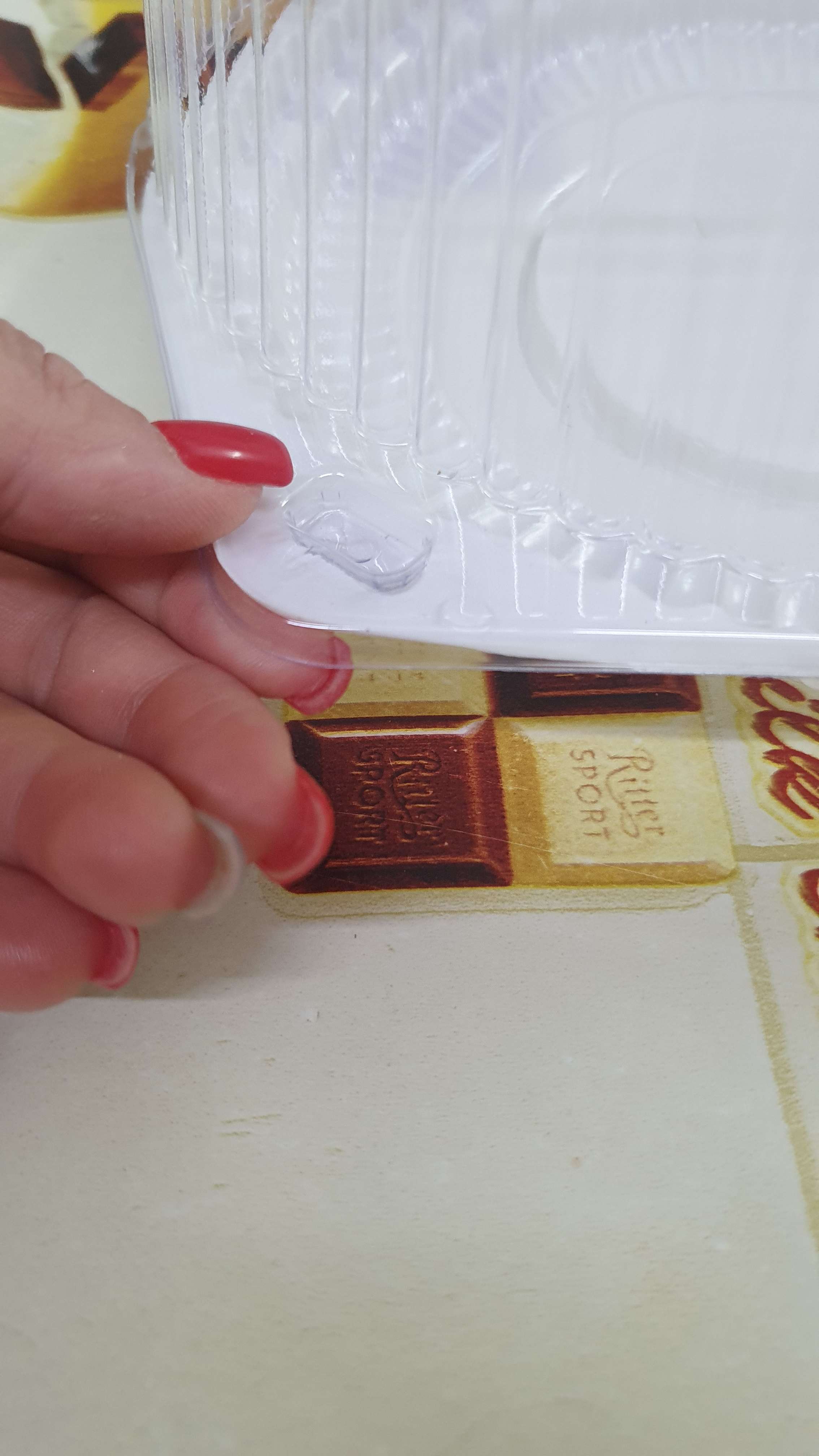 Фотография покупателя товара Тортовница пластиковая одноразовая с разъёмной крышкой УТ30, 22×10 см, цвет прозрачный - Фото 3