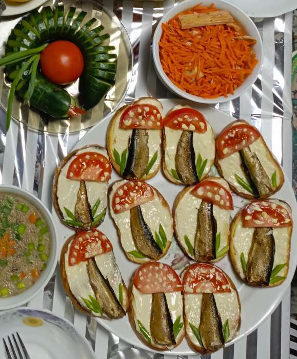 Фотография покупателя товара Скатерть «Полоска», 137х183 см, цвет серебро - Фото 5