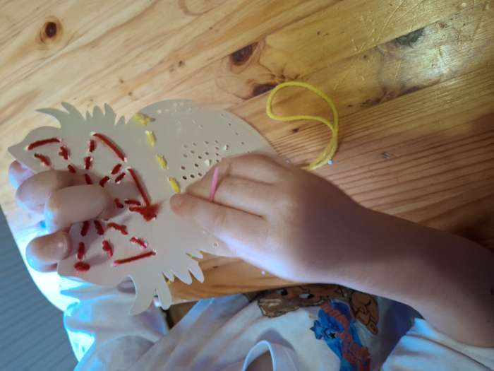 Фотография покупателя товара Вышивка пряжей на новый год «Ёлочный шарик»‎ на картоне, набор для творчества - Фото 1