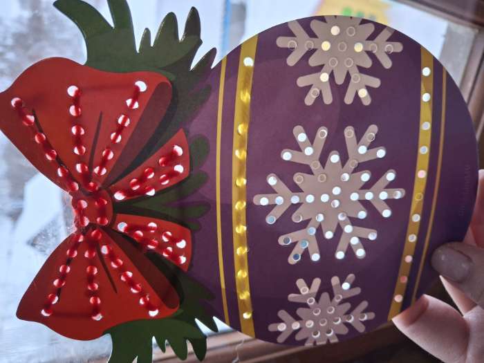 Фотография покупателя товара Вышивка пряжей на новый год «Ёлочный шарик»‎ на картоне, набор для творчества - Фото 2