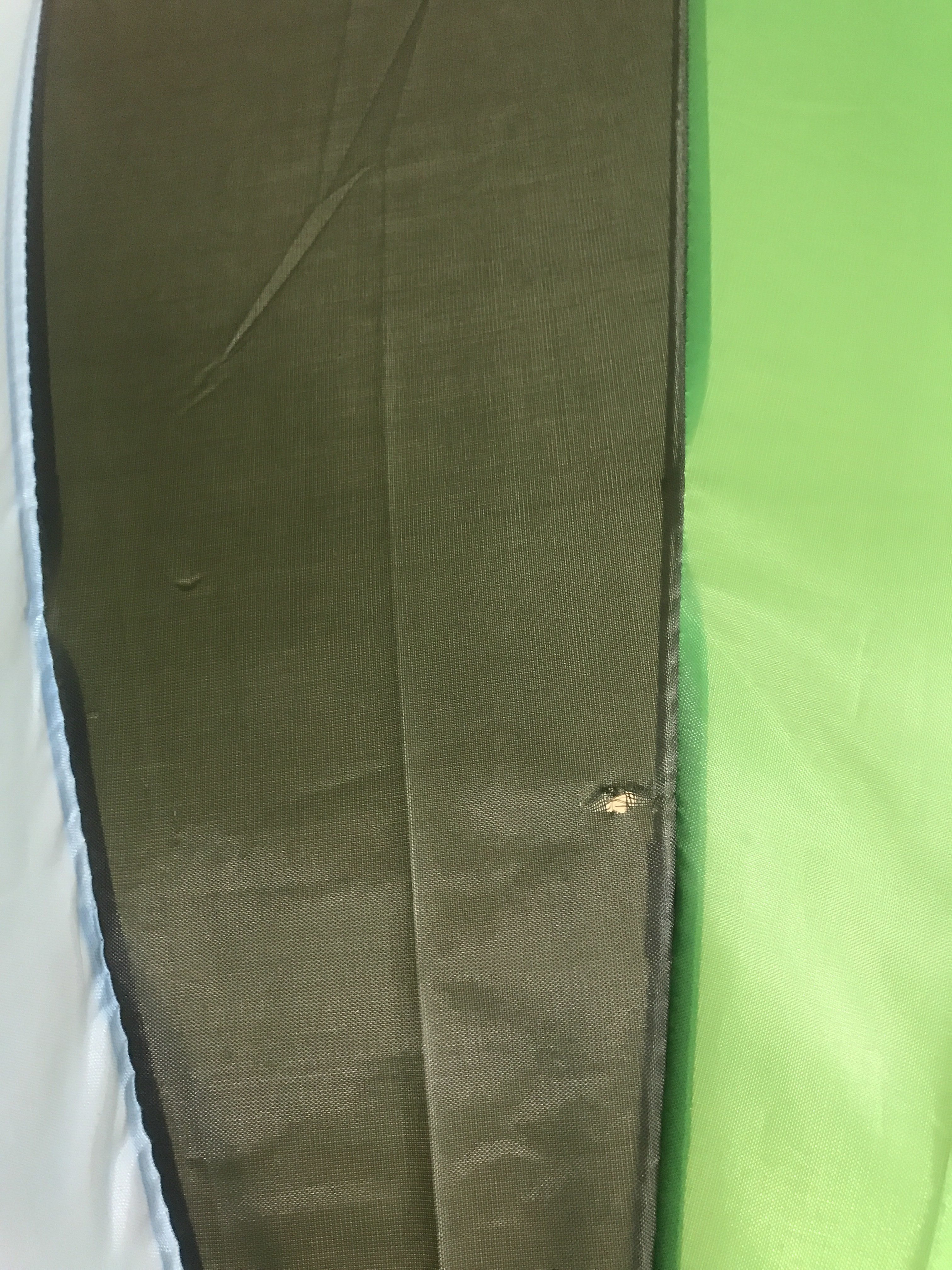 Фотография покупателя товара Зонт - трость полуавтоматический «Радужное настроение», эпонж, 16 спиц, R = 48 см, разноцветный - Фото 3