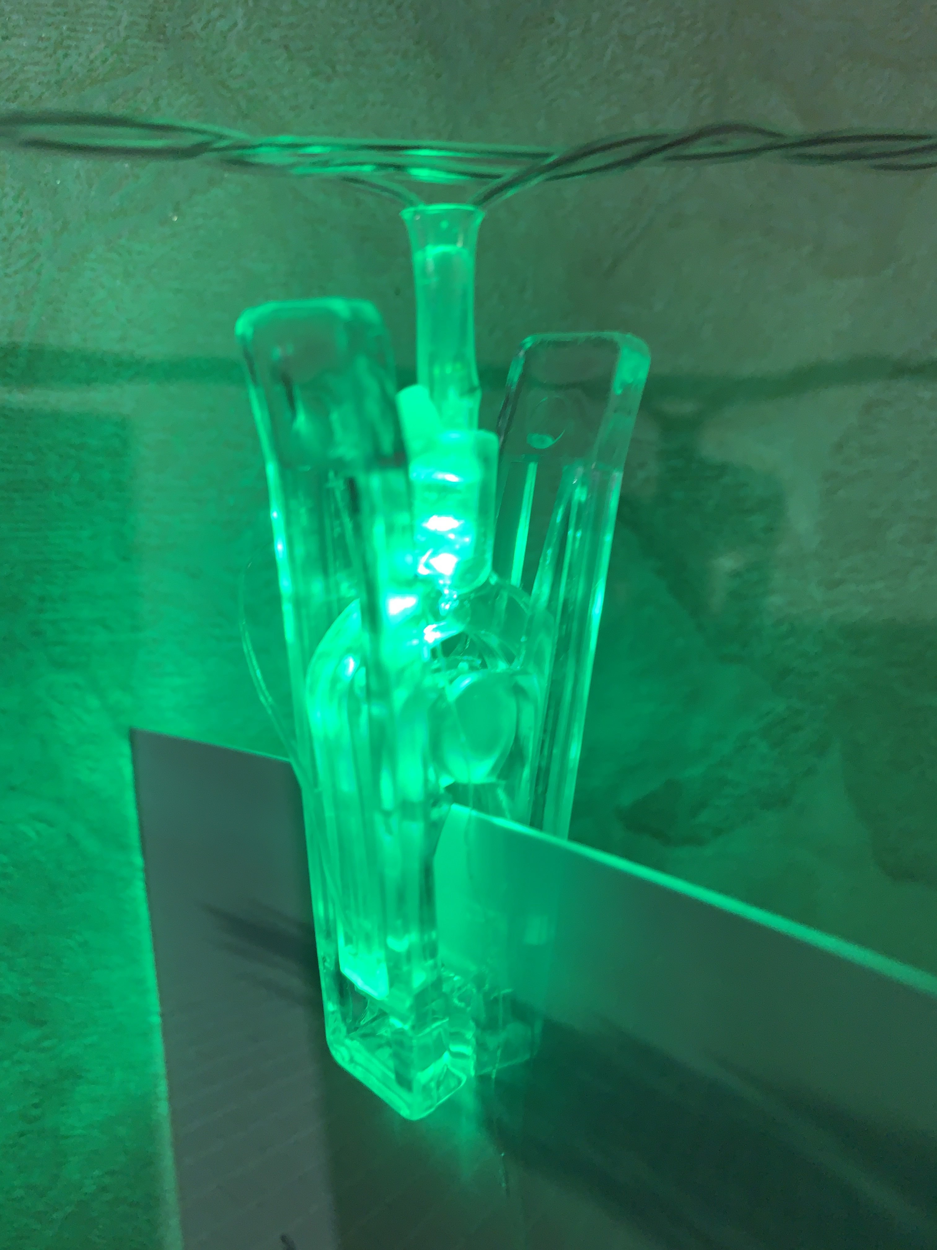 Фотография покупателя товара Гирлянда «Нить» 4.5 м с насадками «Прищепки», IP20, прозрачная нить, 20 LED, свечение тёплое белое, 220 В - Фото 19