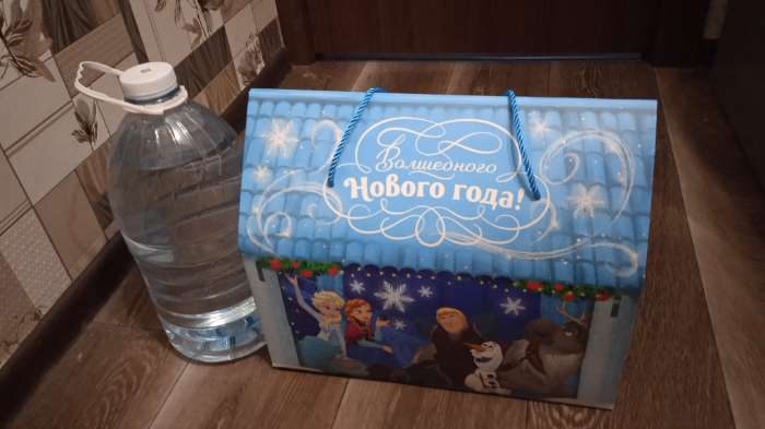 Фотография покупателя товара Пакет подарочный-коробка, новогодний «С Новым годом» 37×30×20 см, Щенячий патруль - Фото 5