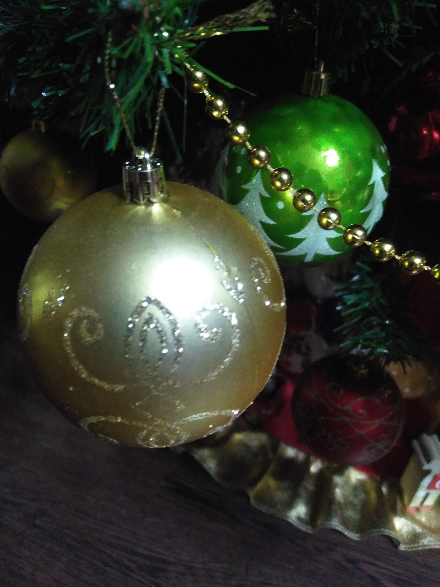 Фотография покупателя товара Ёлочные игрушки «Глория - вензель», шары новогодние, 11 шт., d=8/2.5 см, золото - Фото 1