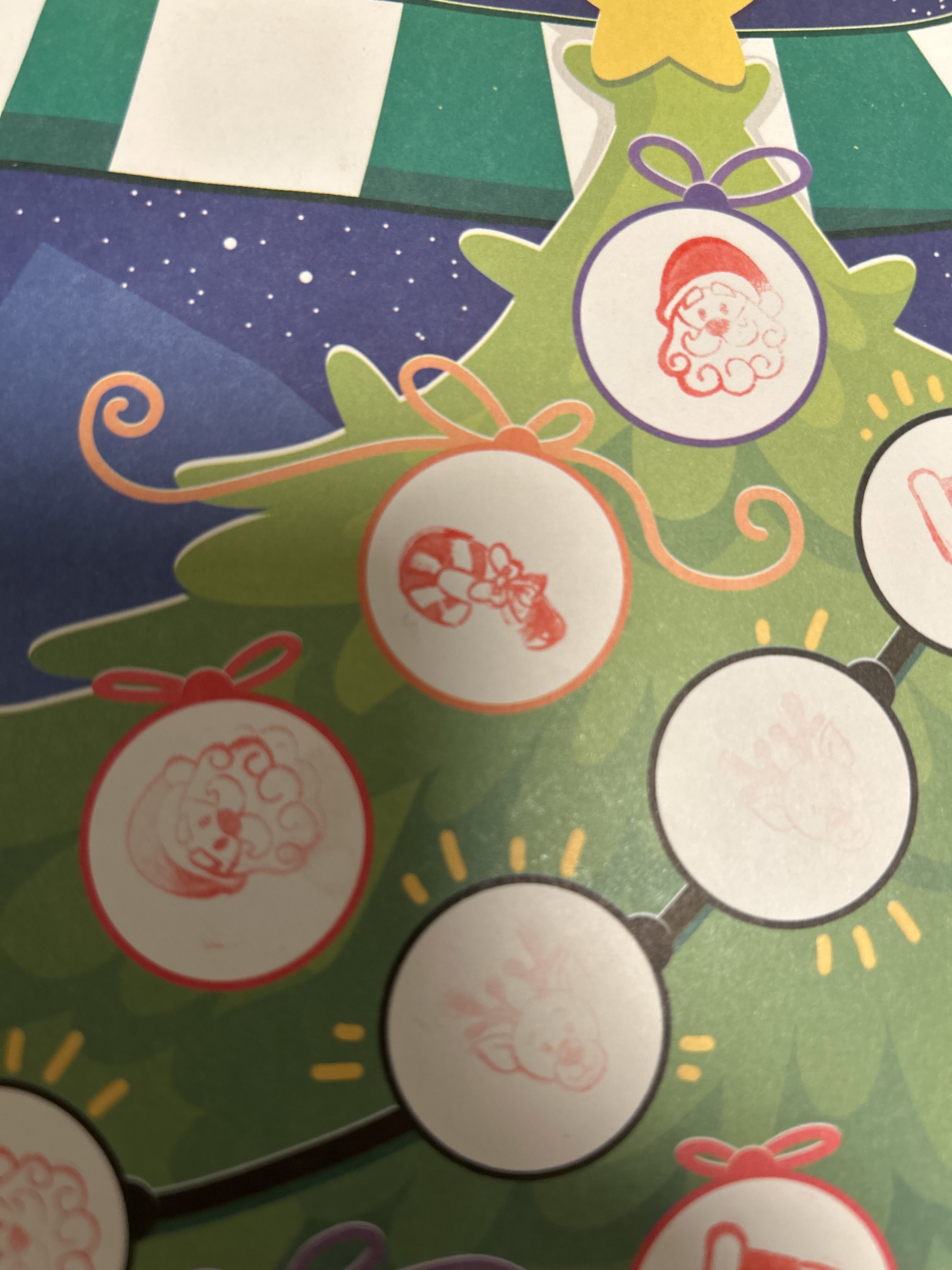 Фотография покупателя товара Книга со штампиками «Рисуем штампиками», 20 стр., 17×24 см, красные штампы, Синий трактор - Фото 1