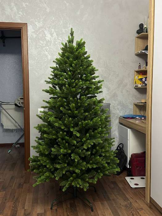 Фотография покупателя товара Искусственная ёлка Max Christmas «Изумрудная», 120 см, d нижнего яруса 88 см, ветки смешанные шарнирные - Фото 1