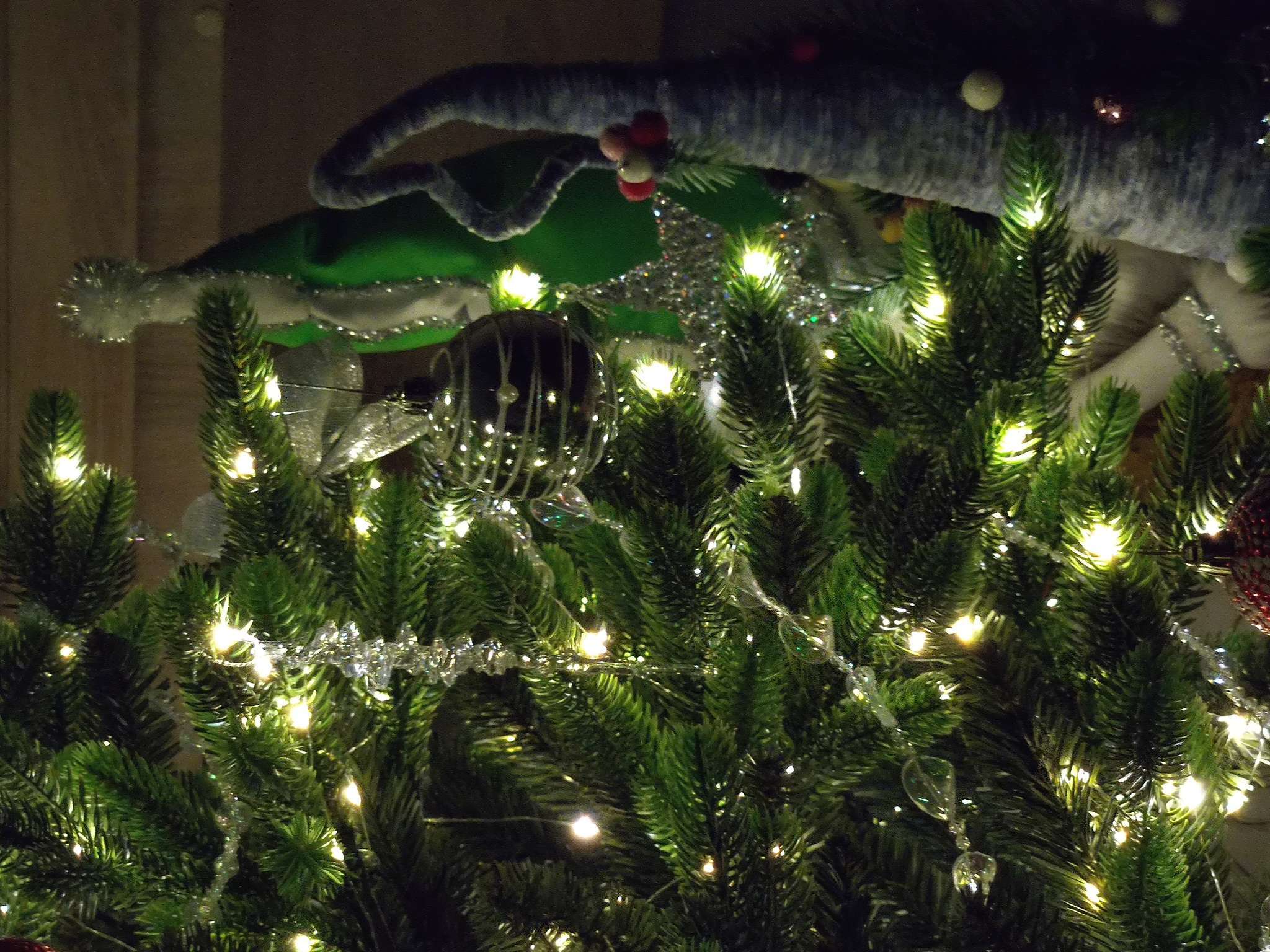 Фотография покупателя товара Ёлочные игрушки «Жемчужный орион», шары новогодние, d=6 см, набор 8 шт., золотистый - Фото 2