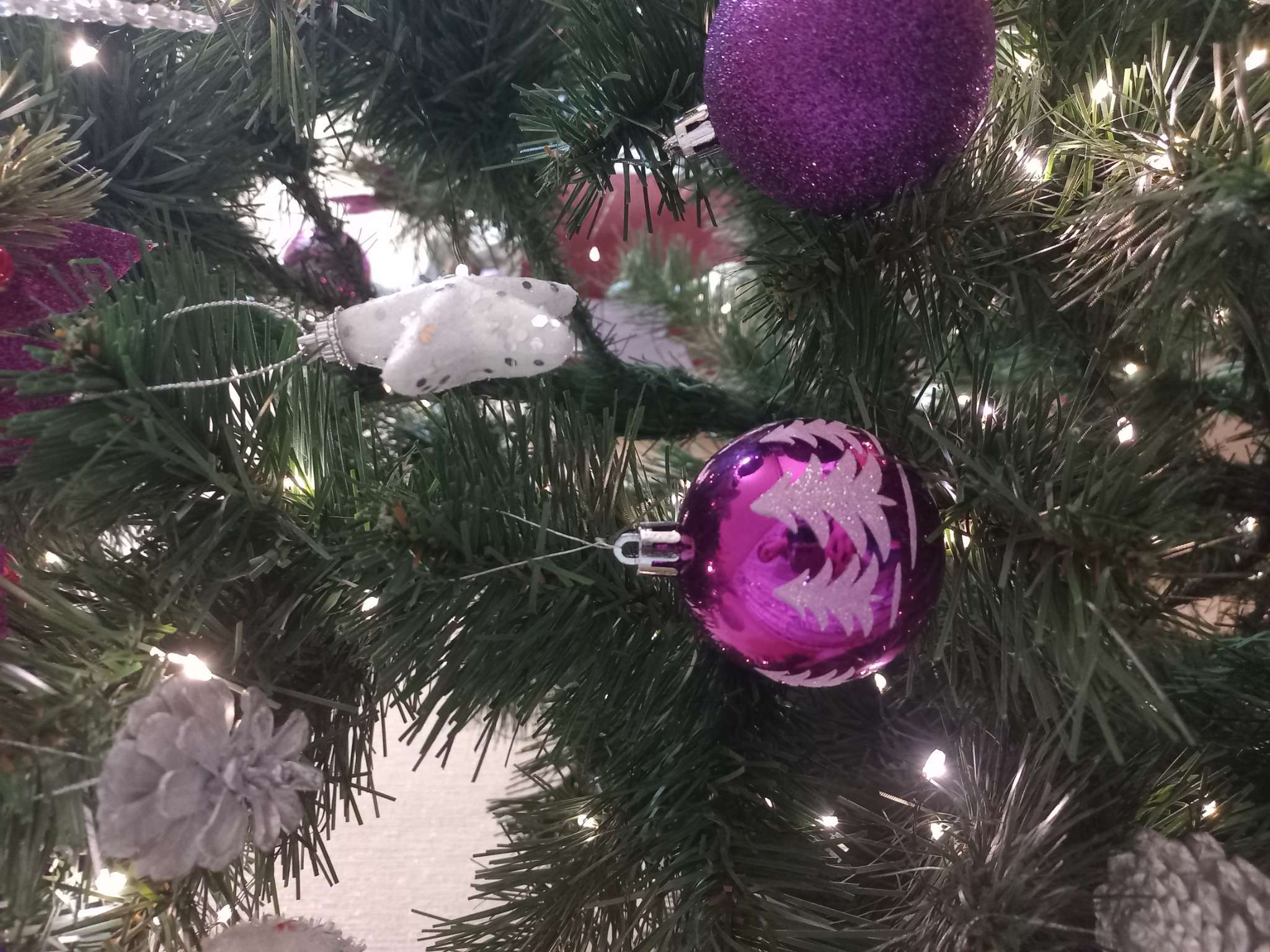 Фотография покупателя товара Ёлочные игрушки «Новогодняя ёлка», шары новогодние, d=6 см, набор 6 шт., фиолетовый - Фото 2