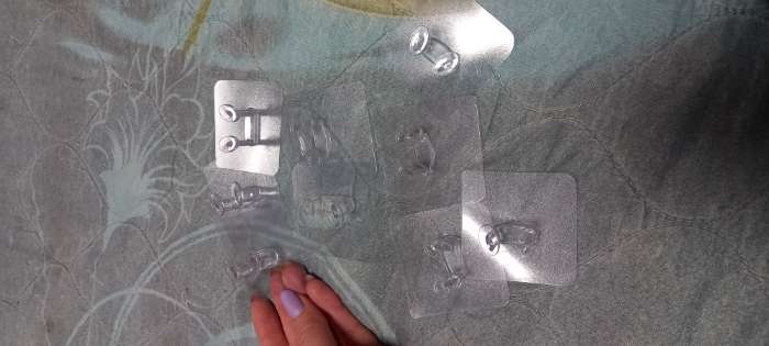 Фотография покупателя товара Крючки двойные самоклеящиеся, 10 шт., для бритвы, вилки, полотенец, 5.6×5.6 см - Фото 2