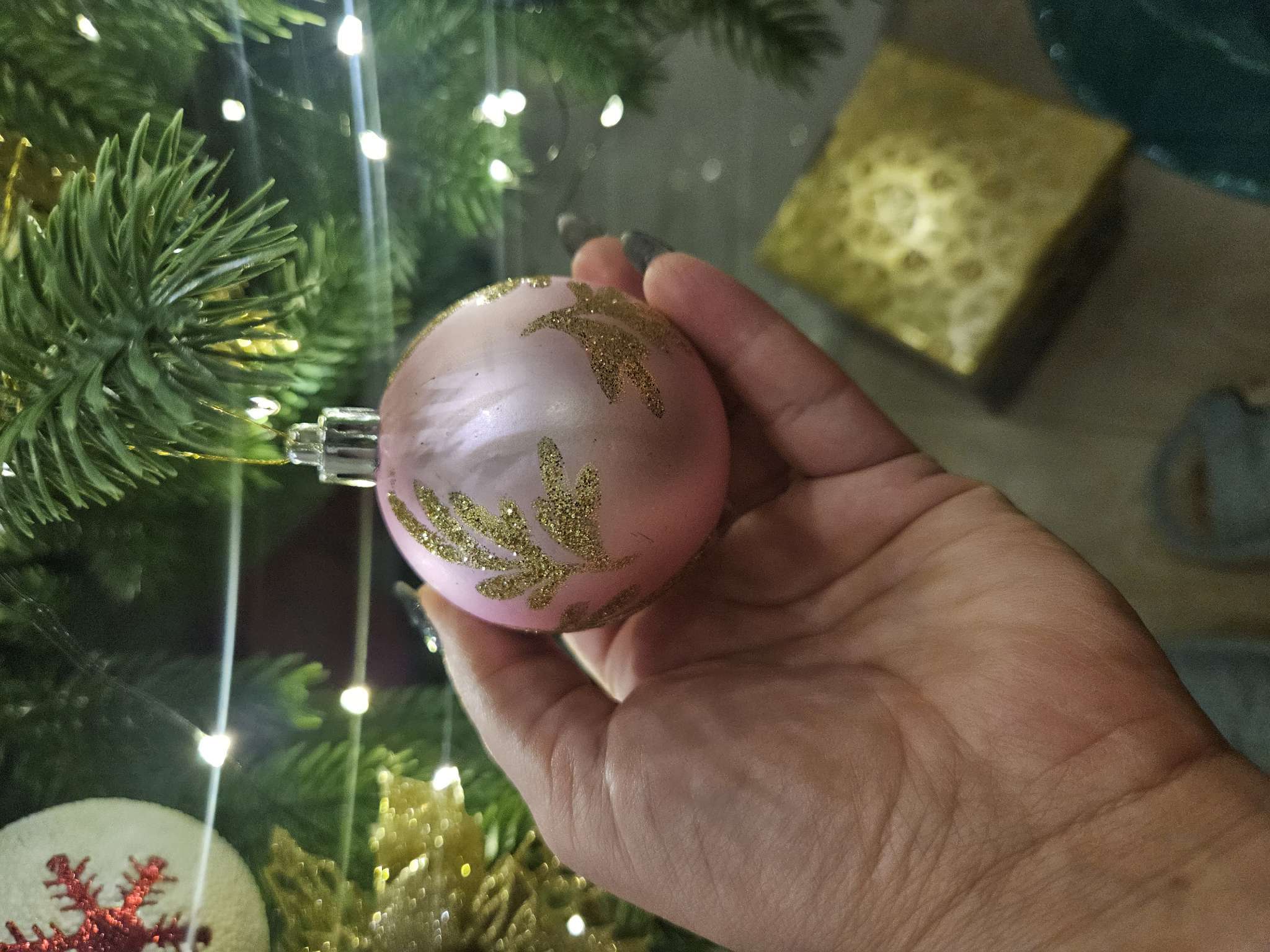 Фотография покупателя товара Шары ёлочные новогодние «Млечный путь», пластик, d=6, 3 шт., чёрно-золотые - Фото 1