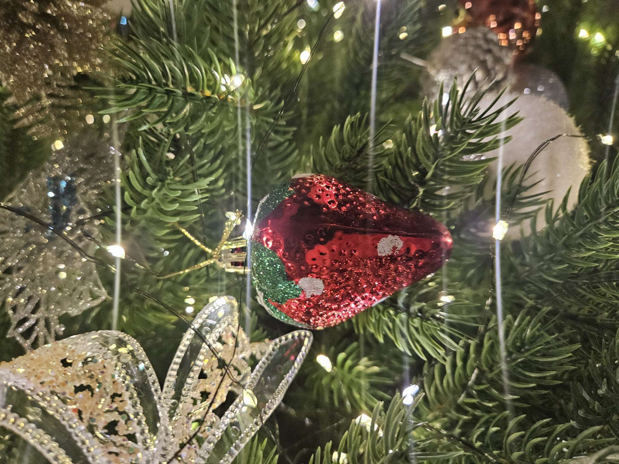 Фотография покупателя товара Ёлочные игрушки 6 шт. «Клубничное ассорти» 4.5×6 см, красный - Фото 2