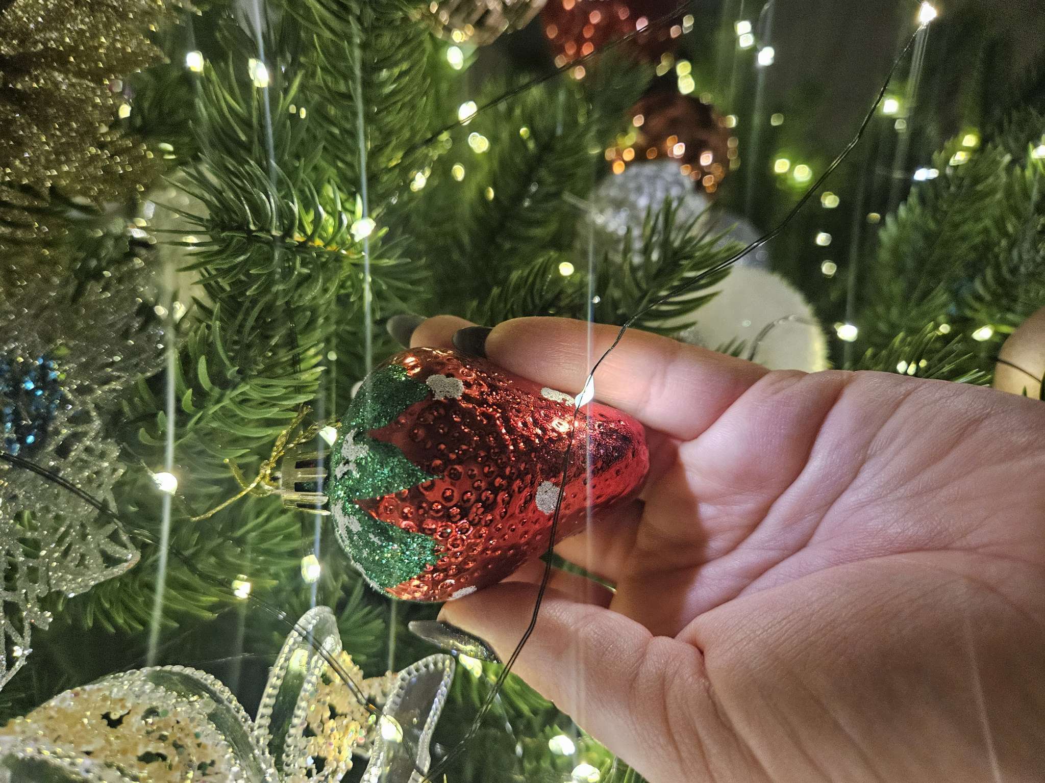 Фотография покупателя товара Ёлочные игрушки 6 шт. «Клубничное ассорти» 4.5×6 см, красный - Фото 1