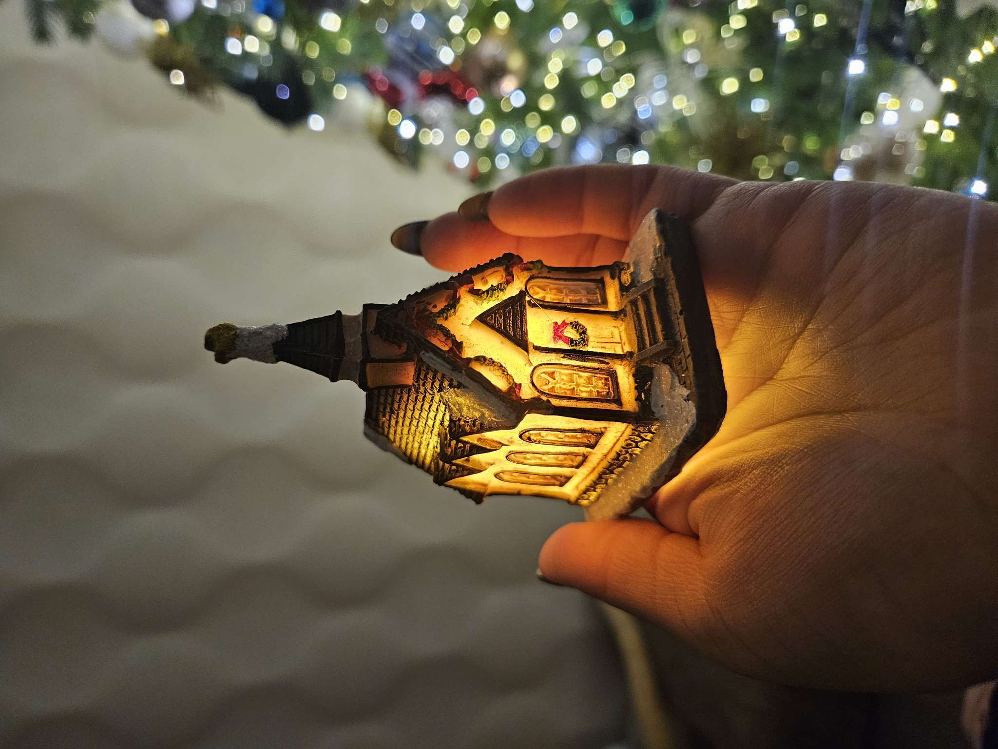 Фотография покупателя товара Светодиодная фигура «Дом с башней» 4.5×9×6 см, керамика, от батареек AG13×3, свечение тёплое белое - Фото 3