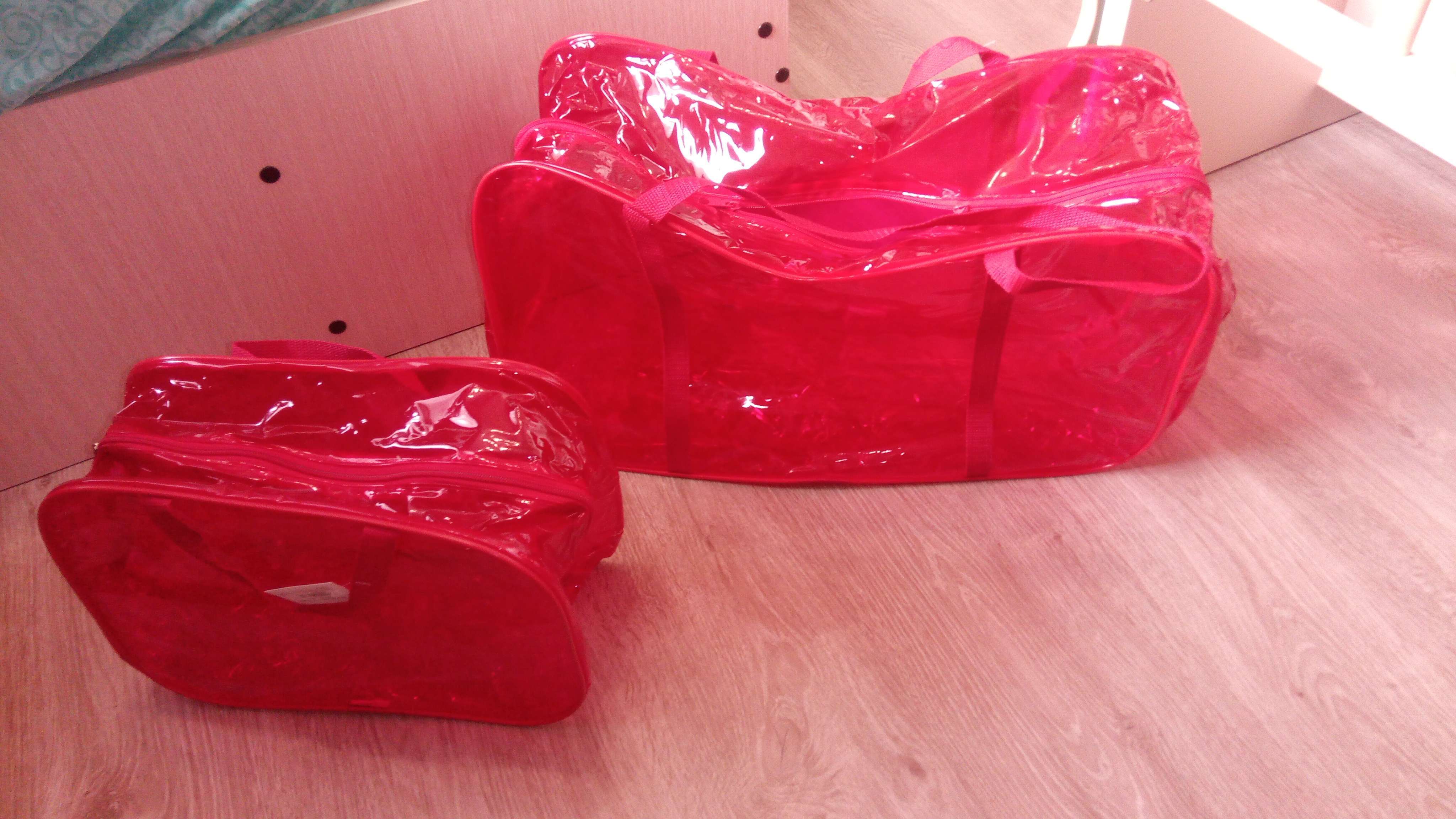 Фотография покупателя товара Сумка в роддом 23х32х17, цветной ПВХ, цвет красный