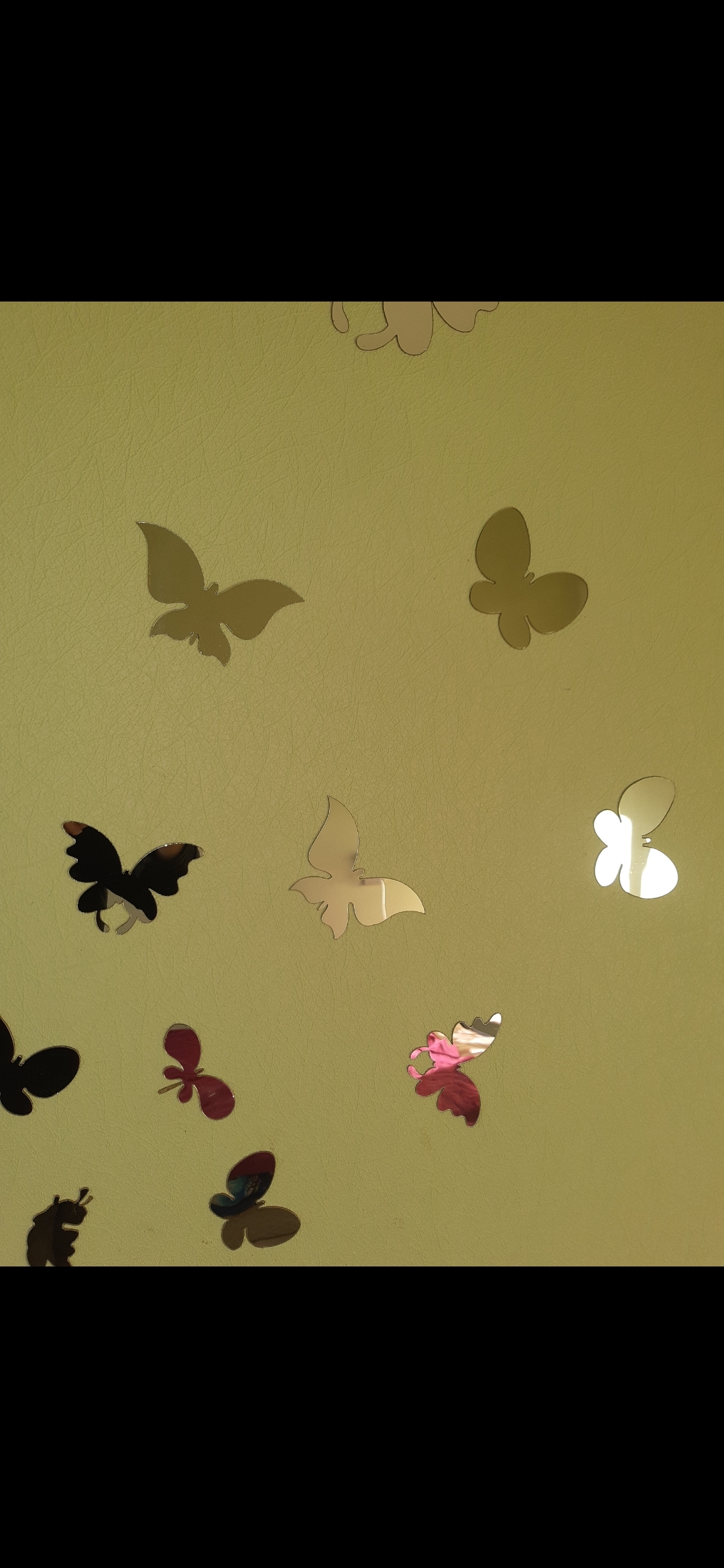 Фотография покупателя товара Наклейки интерьерные "Бабочки", зеркальные, декор на стену, набор 20 шт - Фото 12