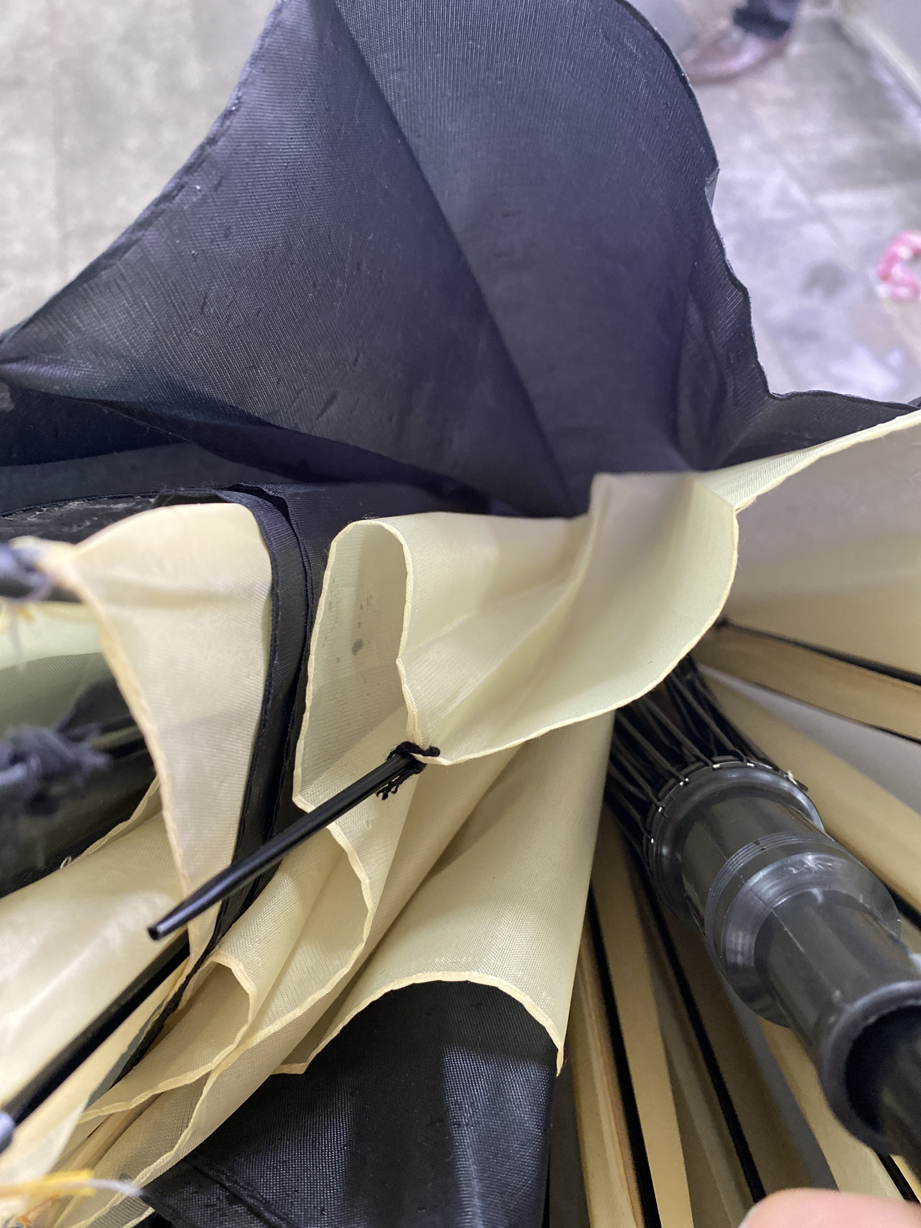 Фотография покупателя товара Зонт - трость полуавтоматический «Однотонный», двухслойный, 16 спиц, R = 52 см, цвет МИКС