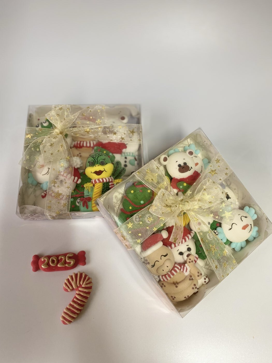 Фотография покупателя товара Коробка для печенья «С Новым годом», 15×15×3 см - Фото 2