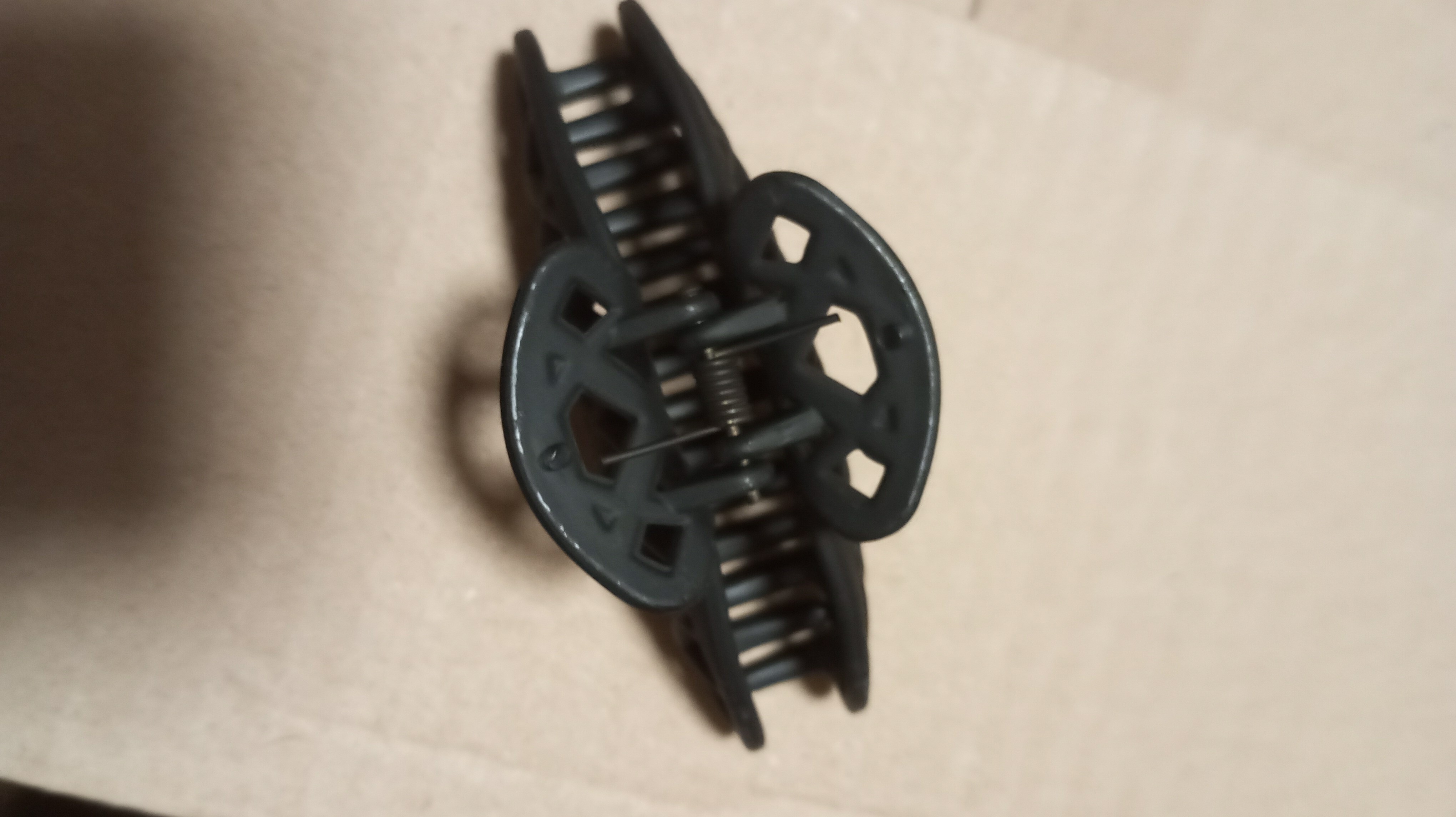 Фотография покупателя товара Крабик для волос «Матовый», сеточка люкс, 9 см, чёрный - Фото 1