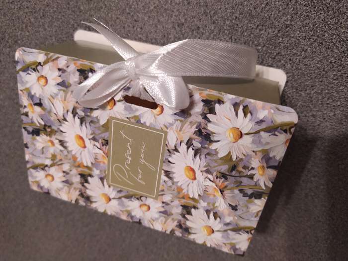Фотография покупателя товара Складная коробка-книга Present, 12×8×4.5 см - Фото 4