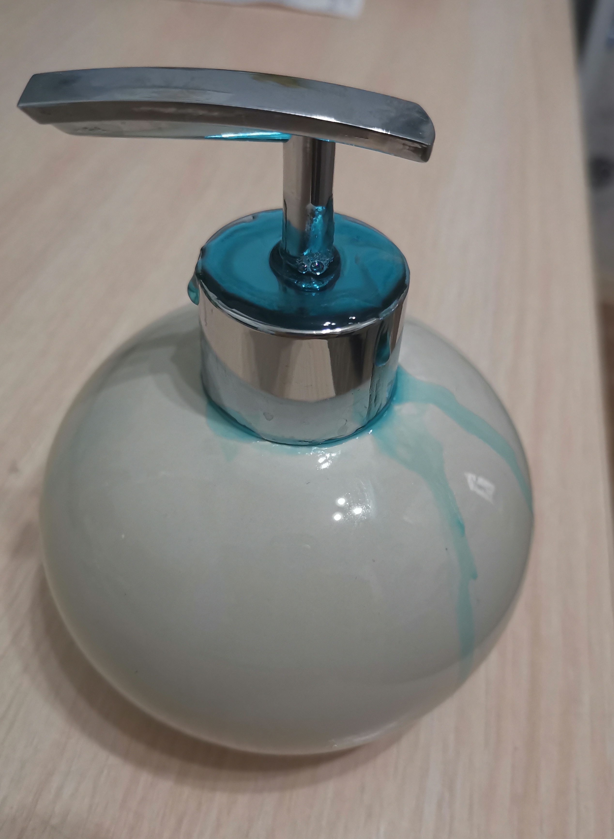 Фотография покупателя товара Дозатор для жидкого мыла Доляна «Карамель», 350 мл, цвет бежевый
