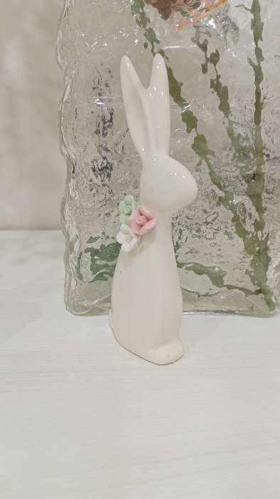 Фотография покупателя товара Фигурка керамика «Зайчик белый с цветочками», 6×2.8×15 см - Фото 2